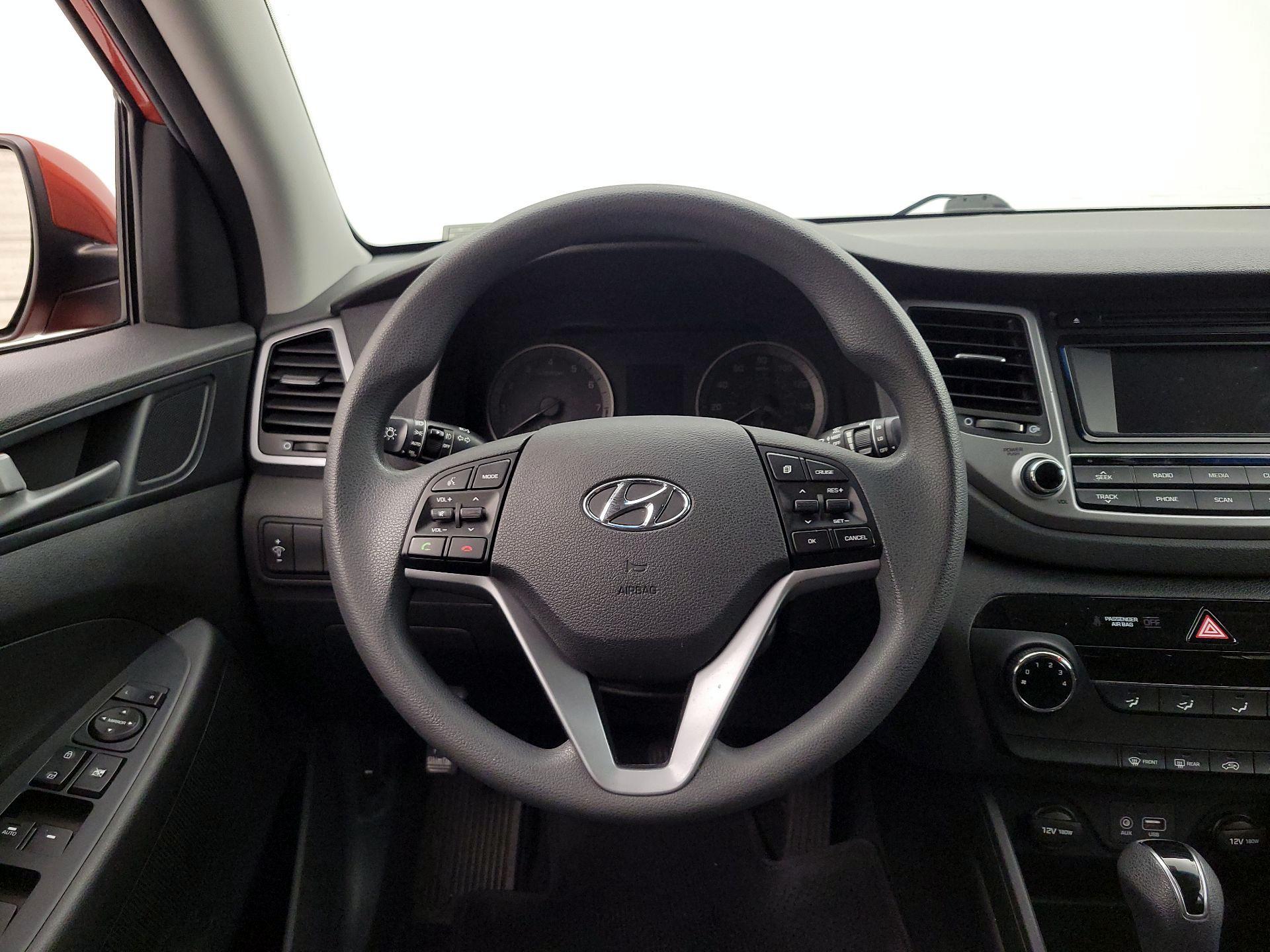 Thumbnail: 2016 Hyundai Tucson - 10