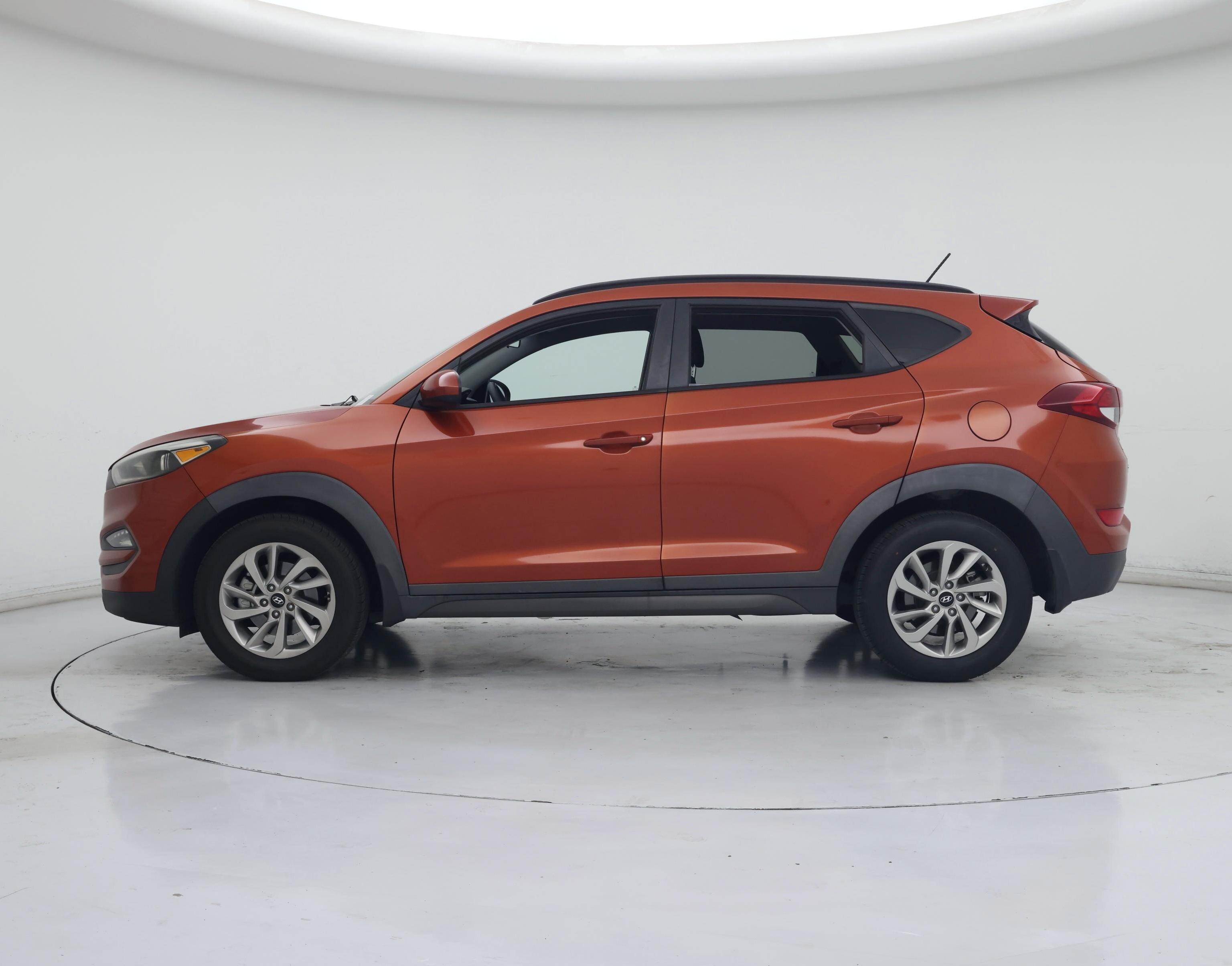 Thumbnail: 2016 Hyundai Tucson - 3