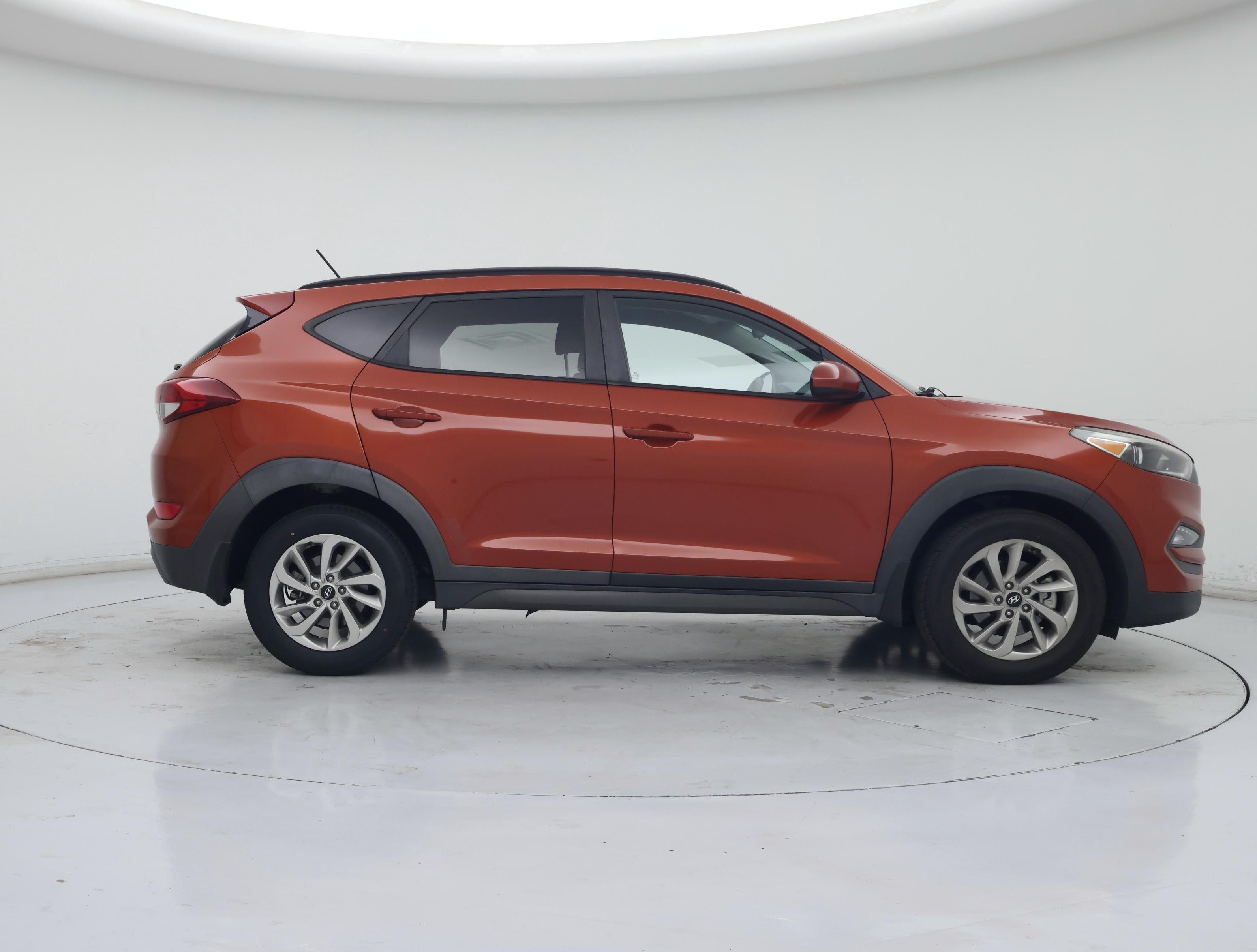 Thumbnail: 2016 Hyundai Tucson - 7