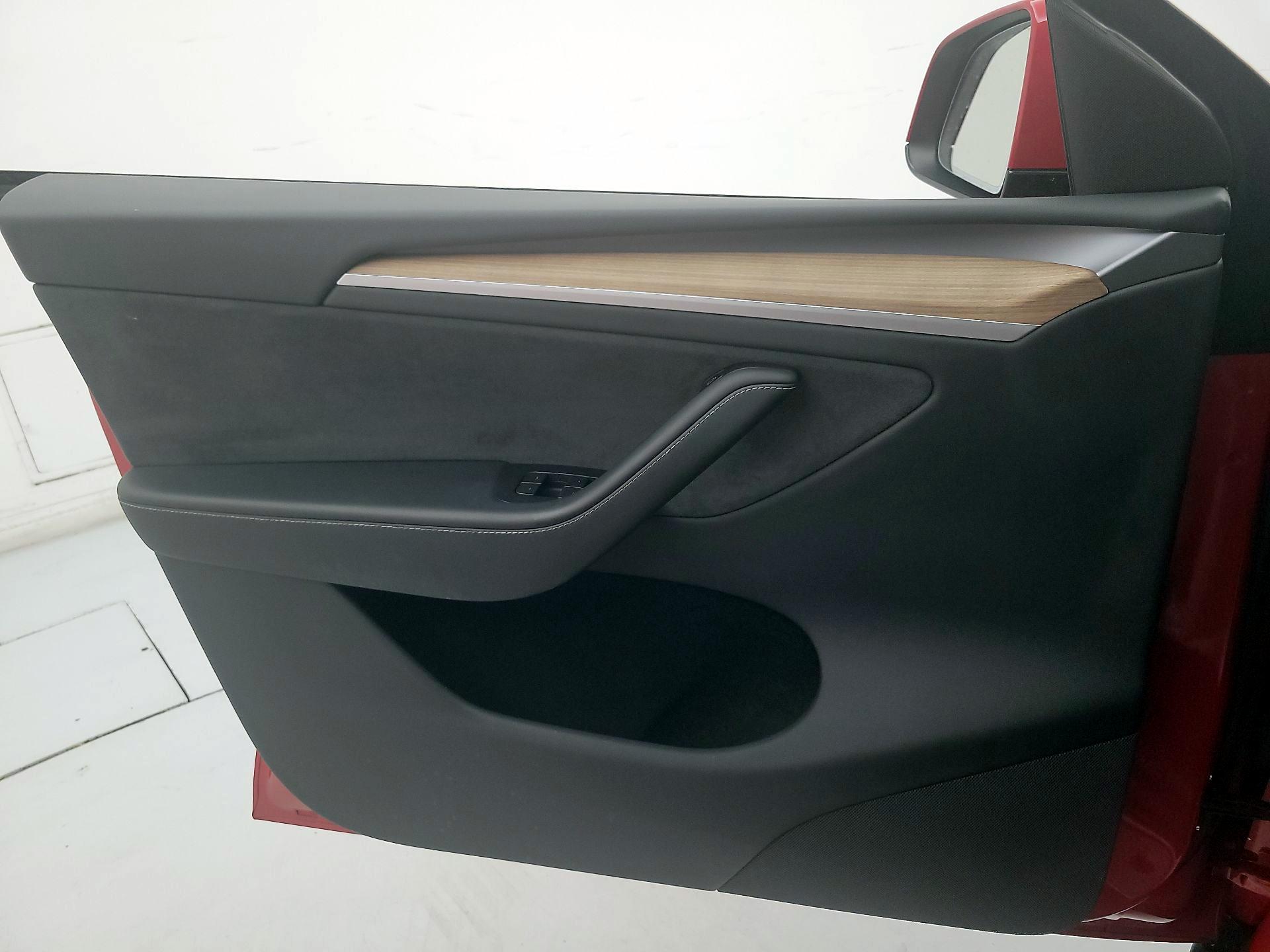 Thumbnail: 2023 Tesla Model Y - 12