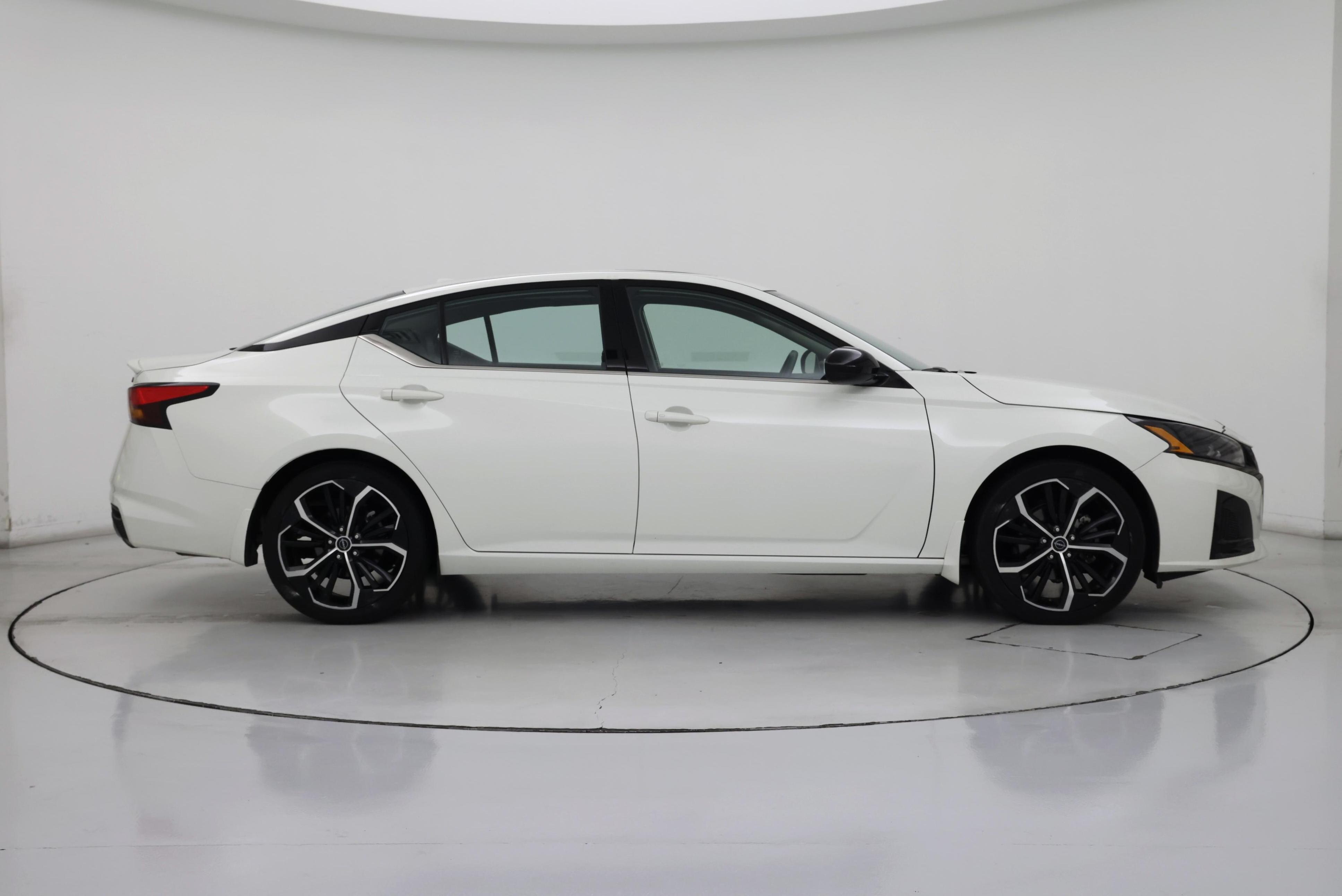 Thumbnail: 2023 Nissan Altima - 7