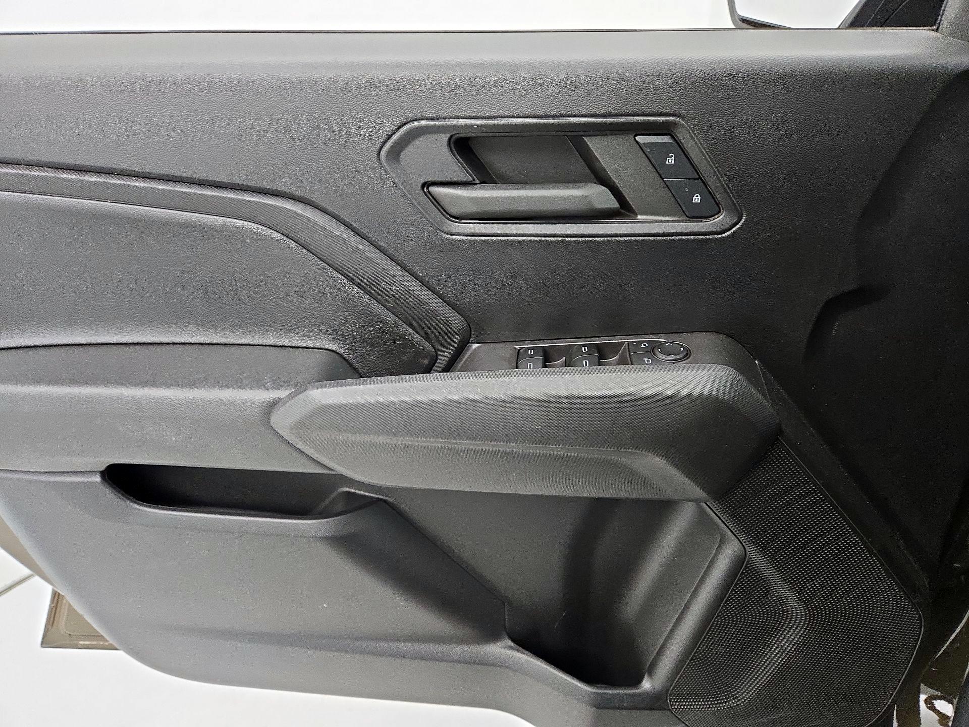 Thumbnail: 2023 Chevrolet Colorado - 12