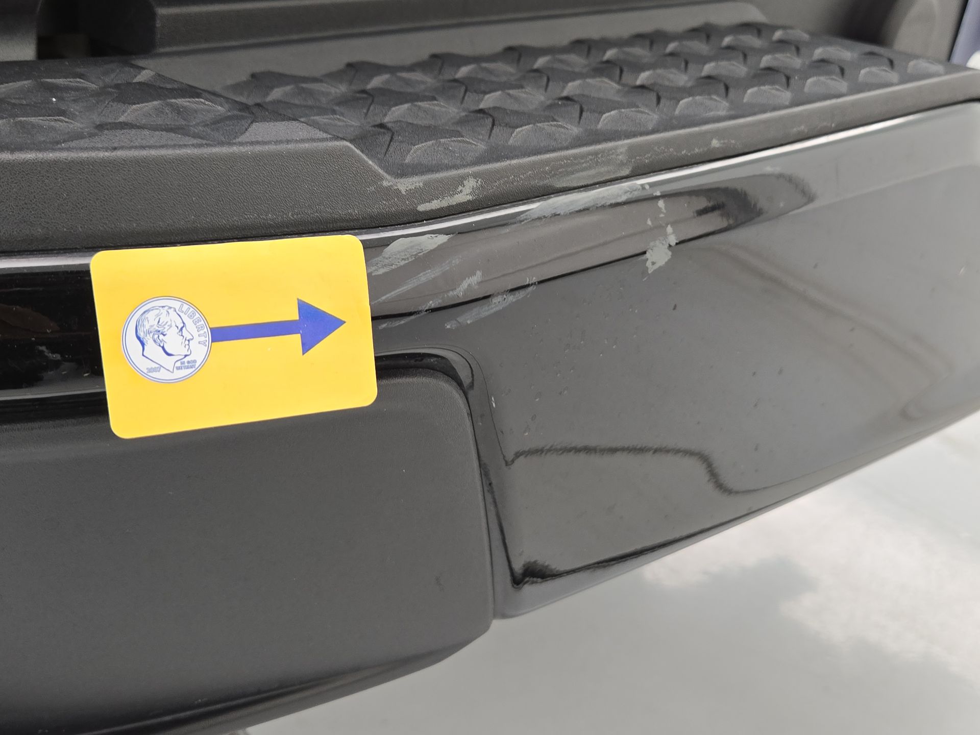 Thumbnail: 2023 Chevrolet Colorado - 17