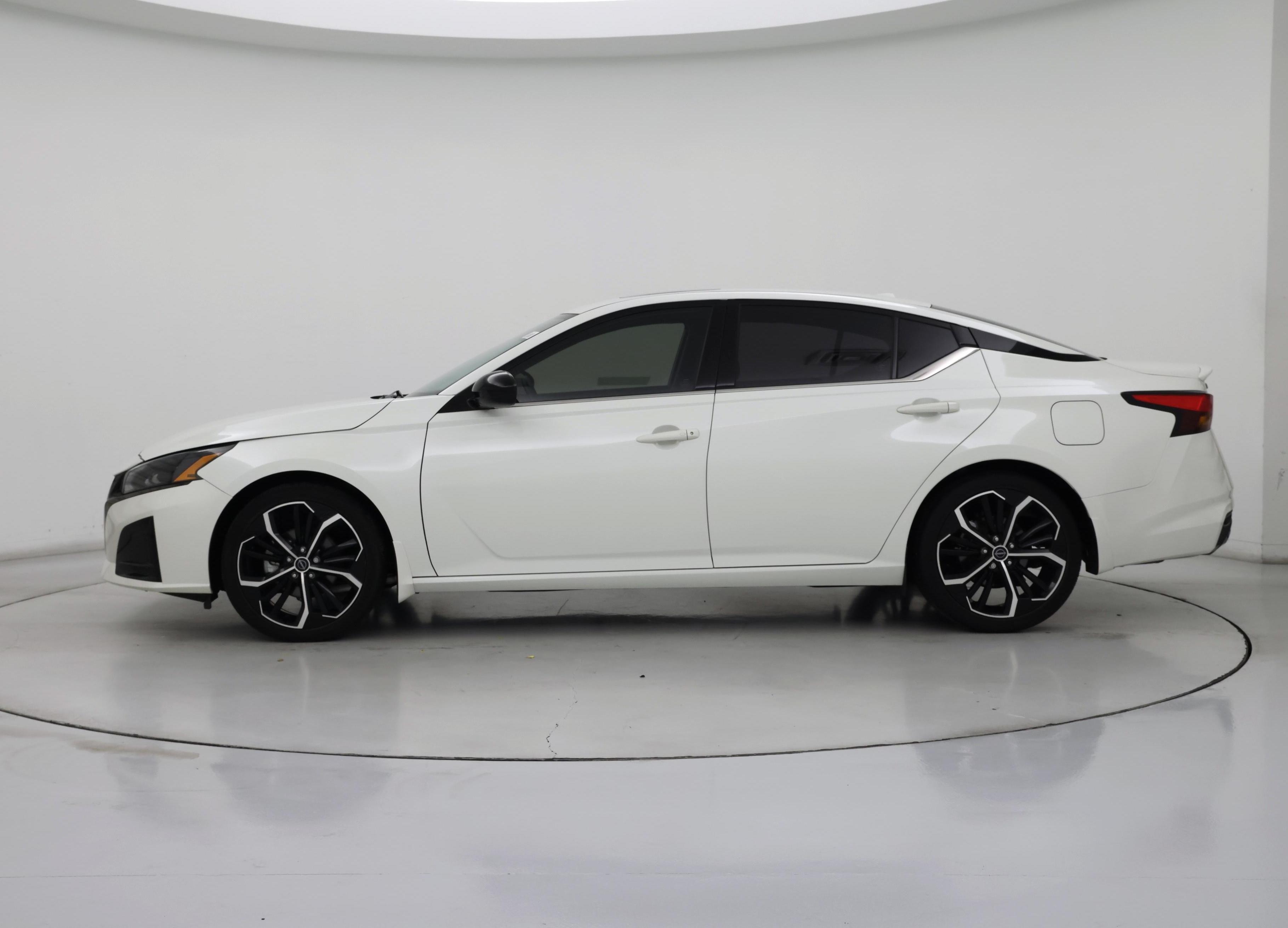 Thumbnail: 2023 Nissan Altima - 3