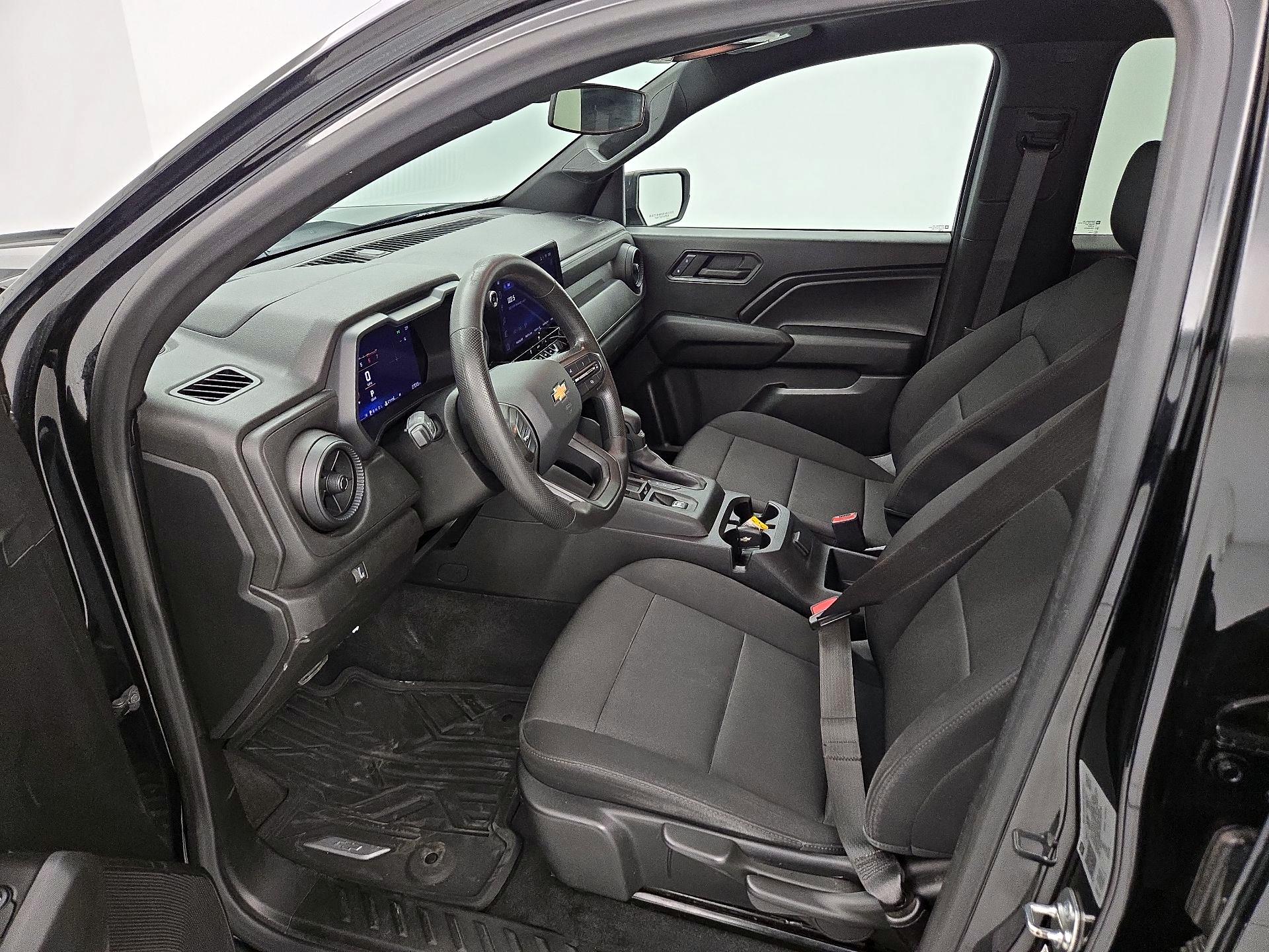 Thumbnail: 2024 Chevrolet Colorado - 11