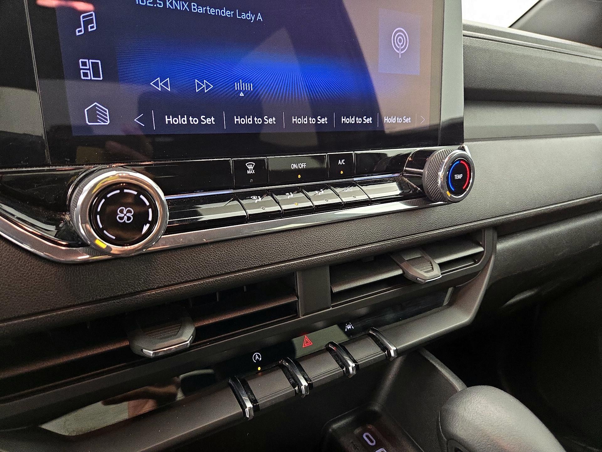 Thumbnail: 2024 Chevrolet Colorado - 15