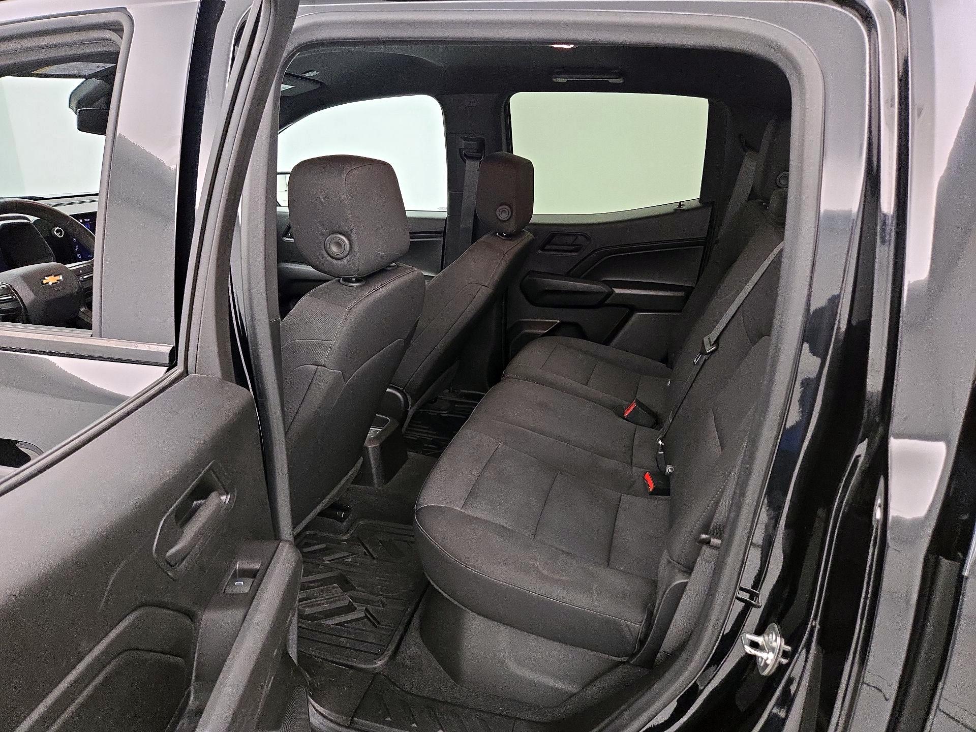 Thumbnail: 2024 Chevrolet Colorado - 18