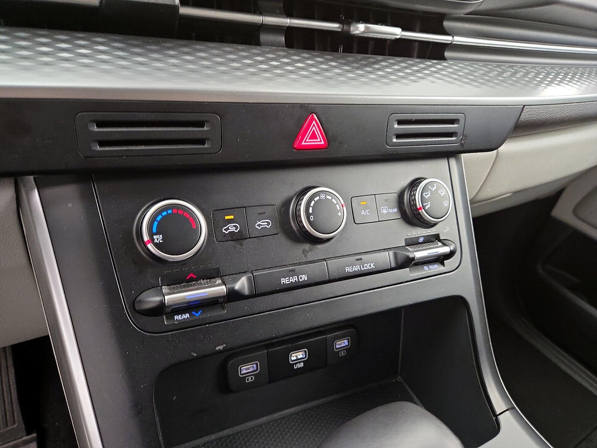 Thumbnail: 2024 Kia Carnival - 16