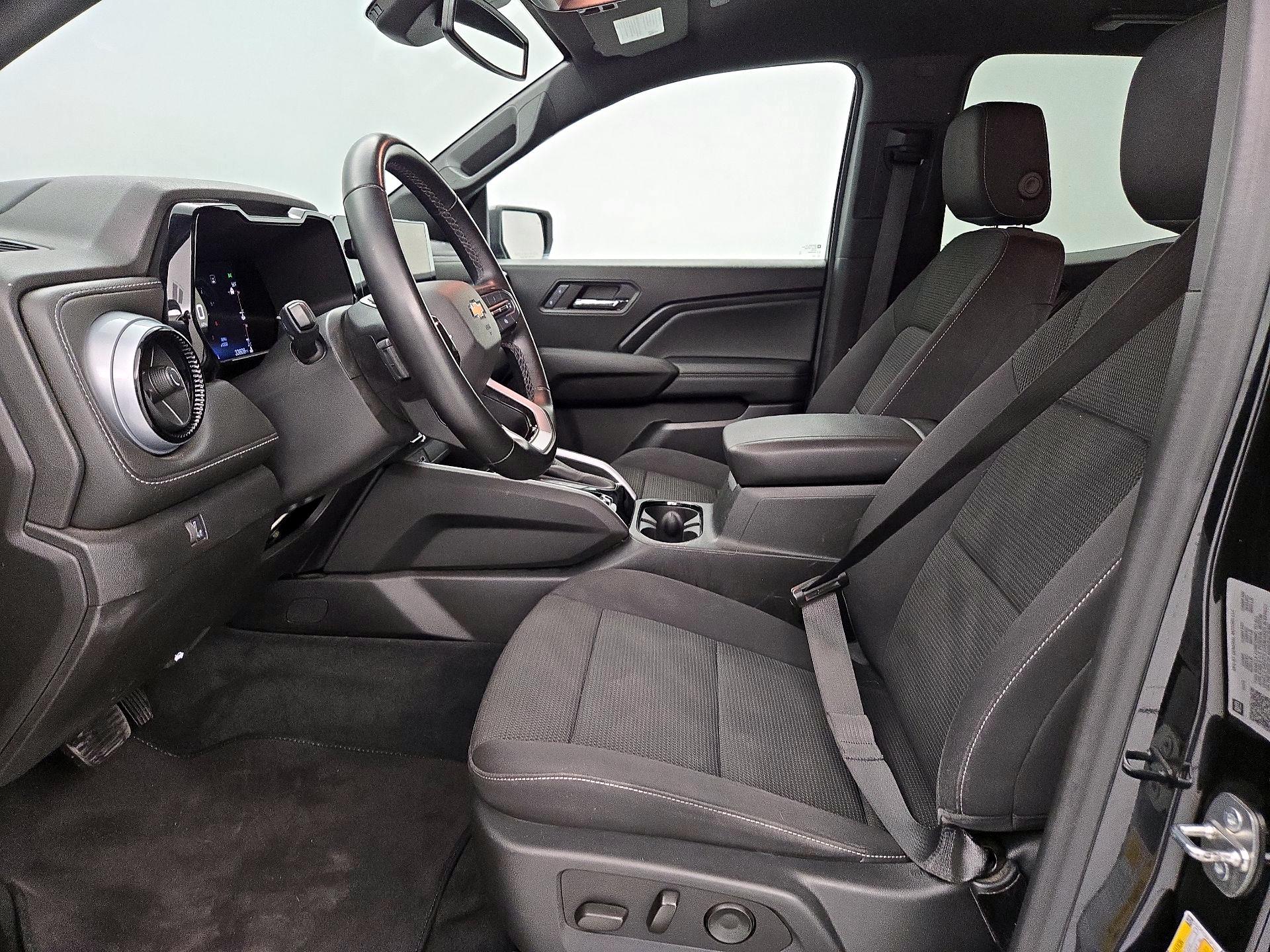 Thumbnail: 2023 Chevrolet Colorado - 11