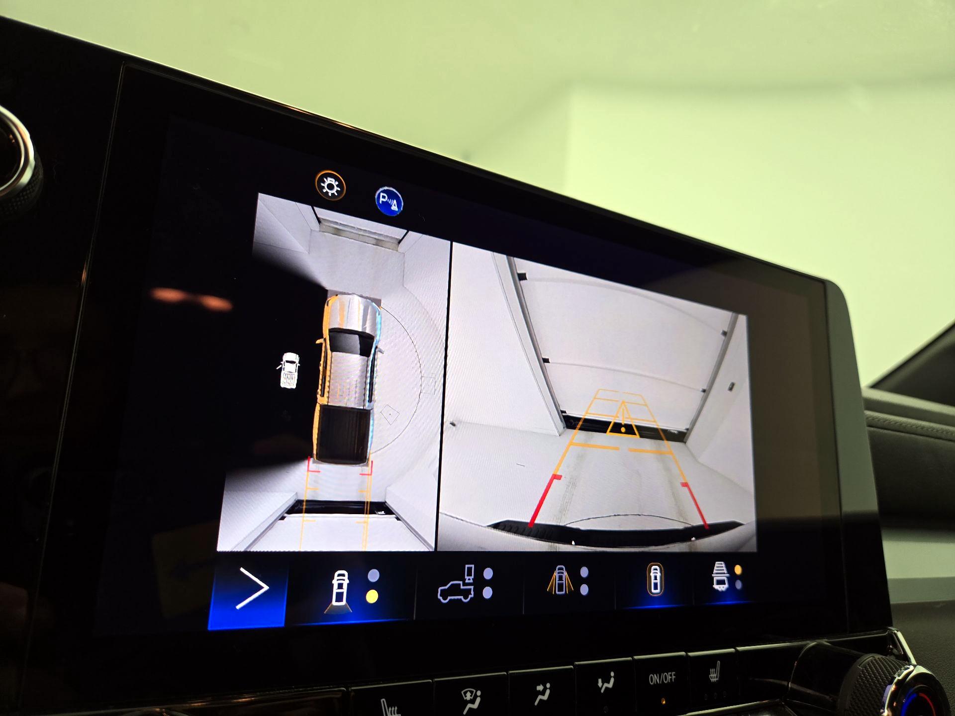 Thumbnail: 2023 Chevrolet Colorado - 14