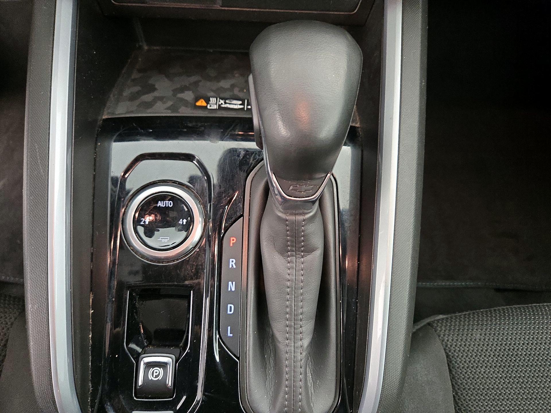 Thumbnail: 2023 Chevrolet Colorado - 17