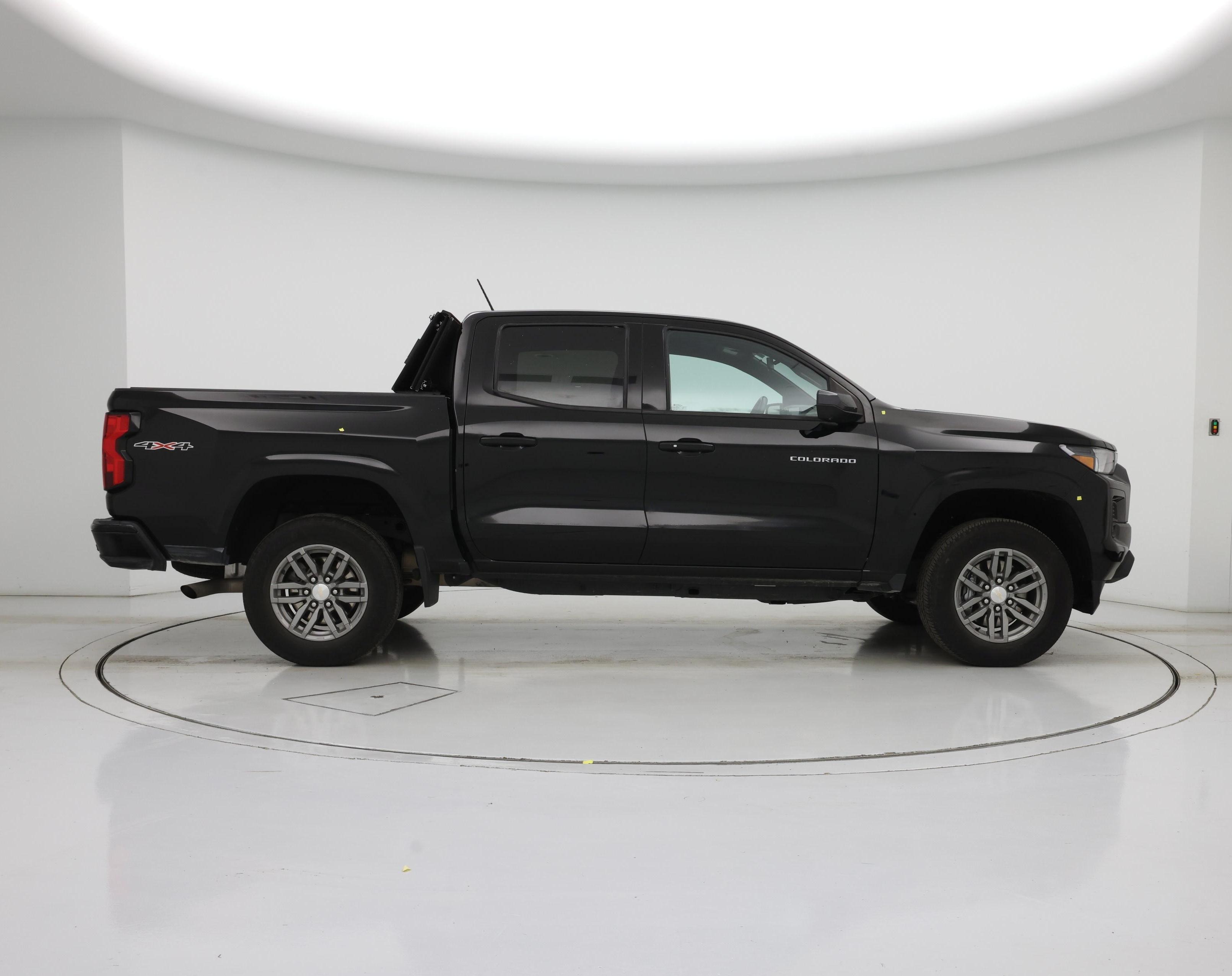 Thumbnail: 2023 Chevrolet Colorado - 7