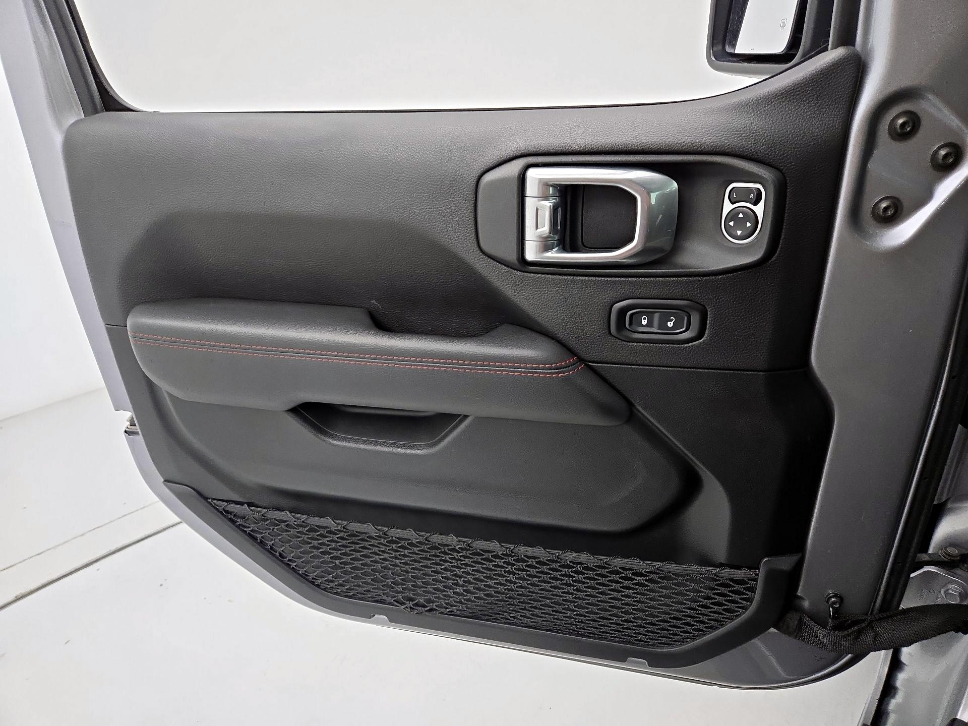 Thumbnail: 2021 Jeep Gladiator - 12