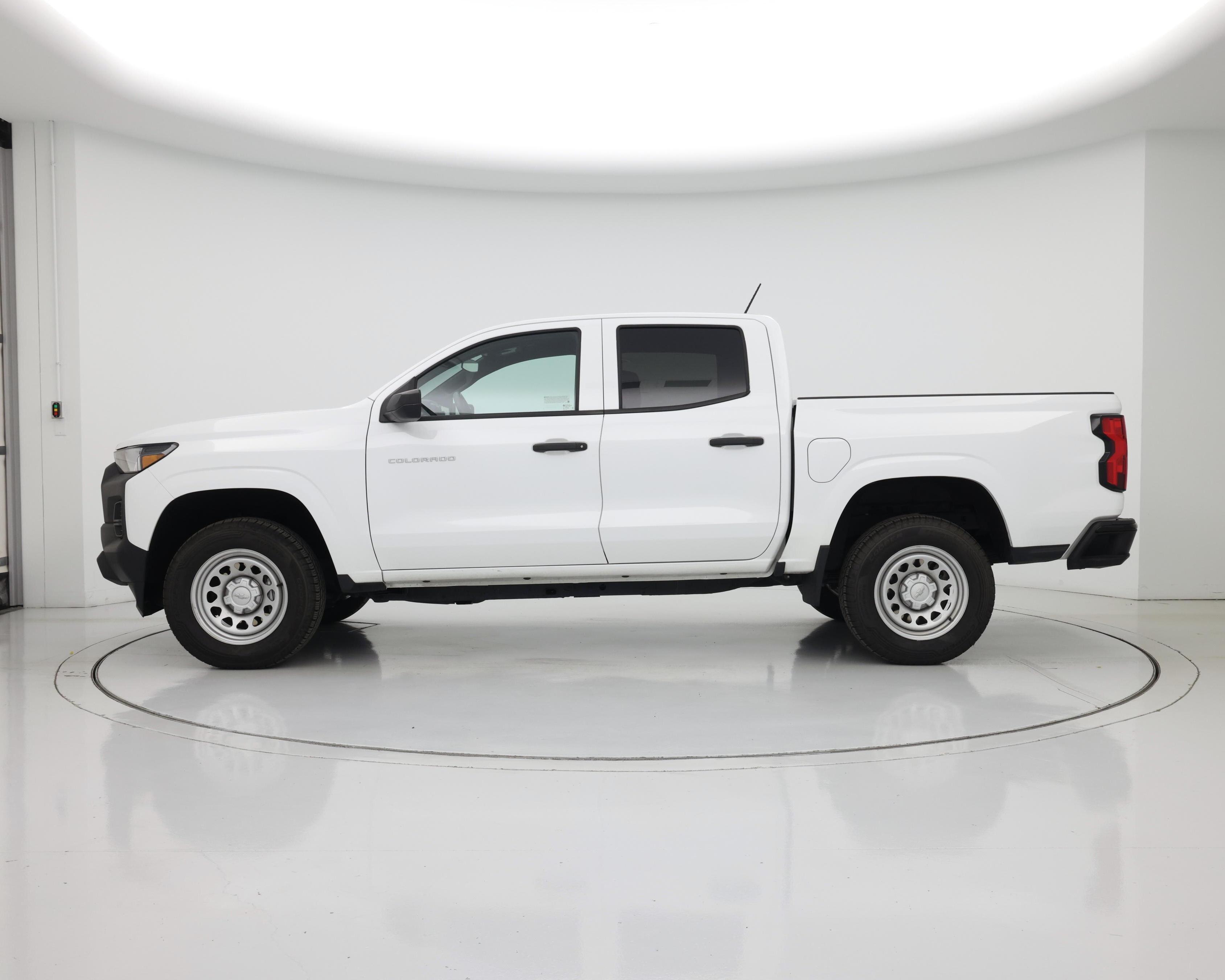 Thumbnail: 2024 Chevrolet Colorado - 3