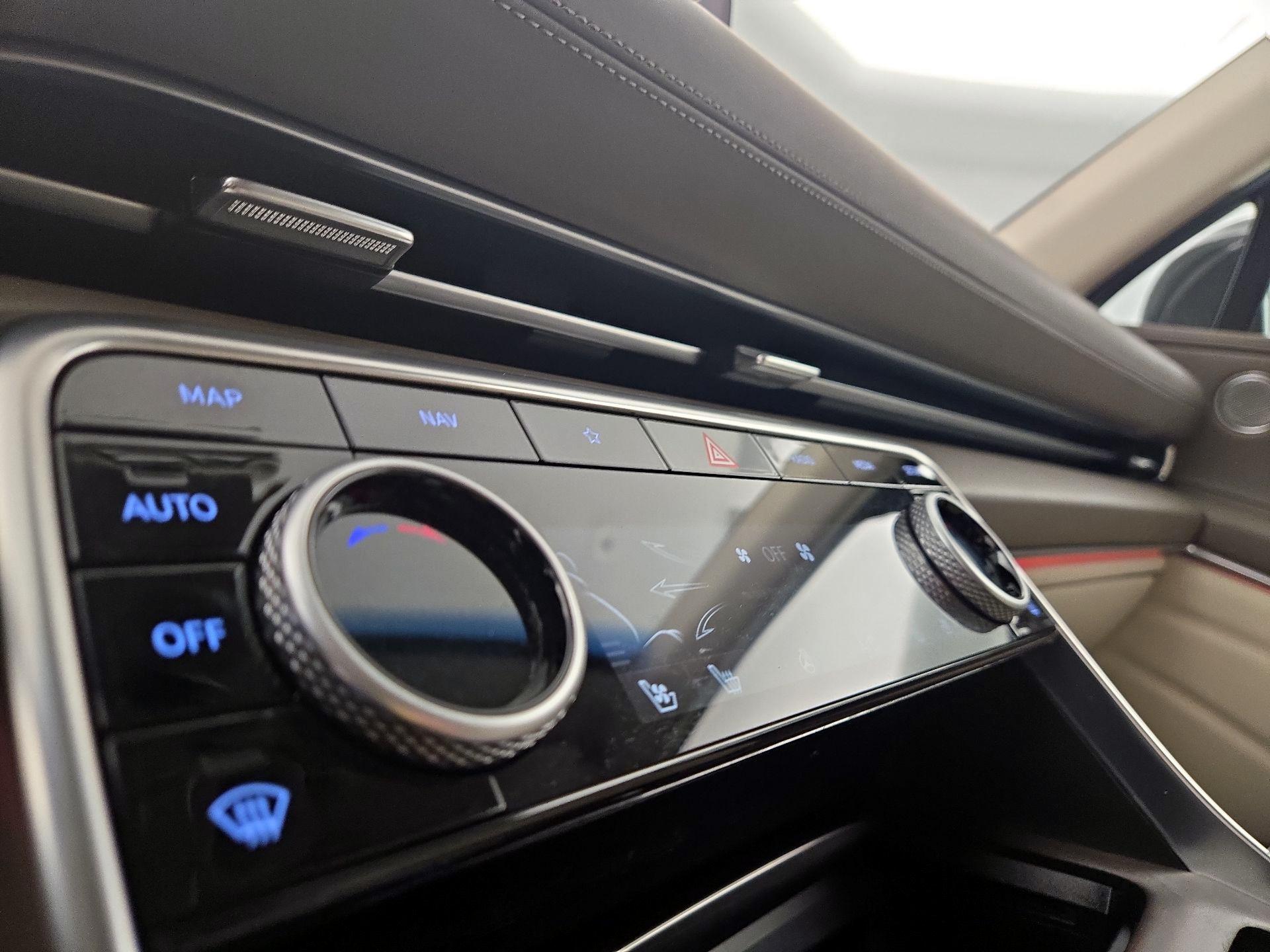 Thumbnail: 2023 Genesis GV80 - 17