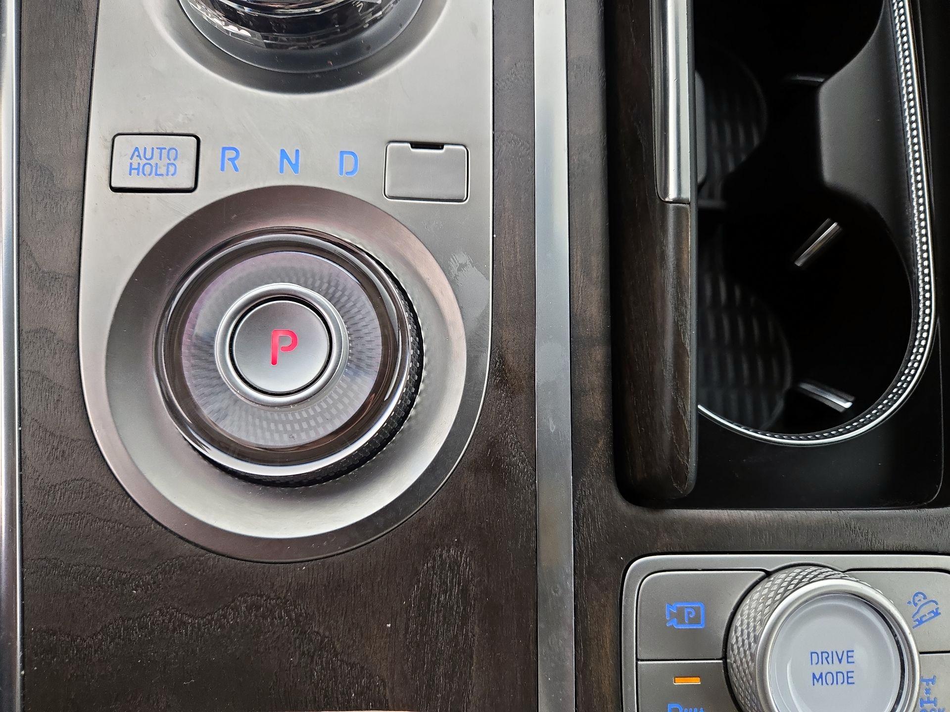 Thumbnail: 2023 Genesis GV80 - 18