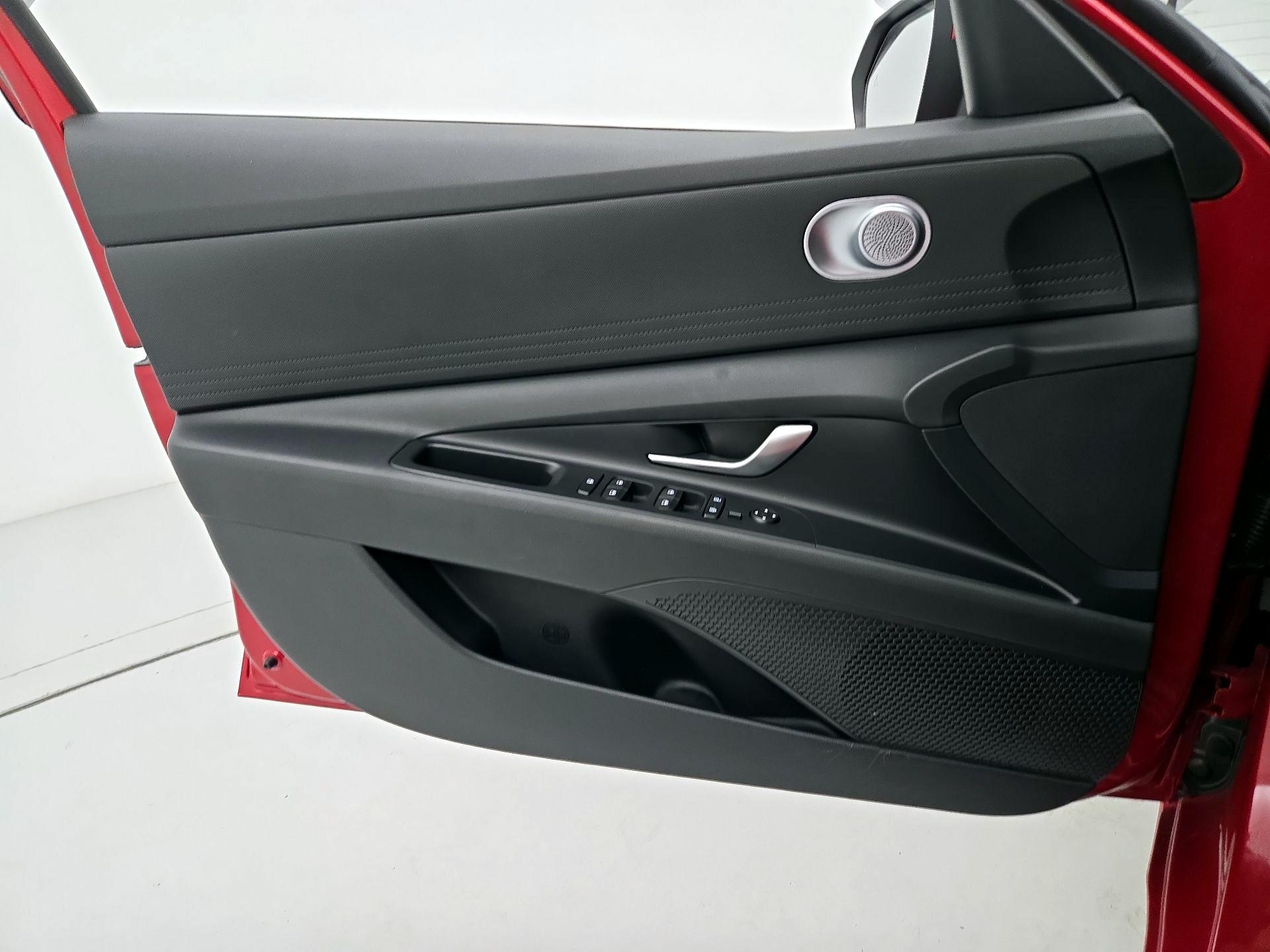 Thumbnail: 2023 Hyundai Elantra - 12