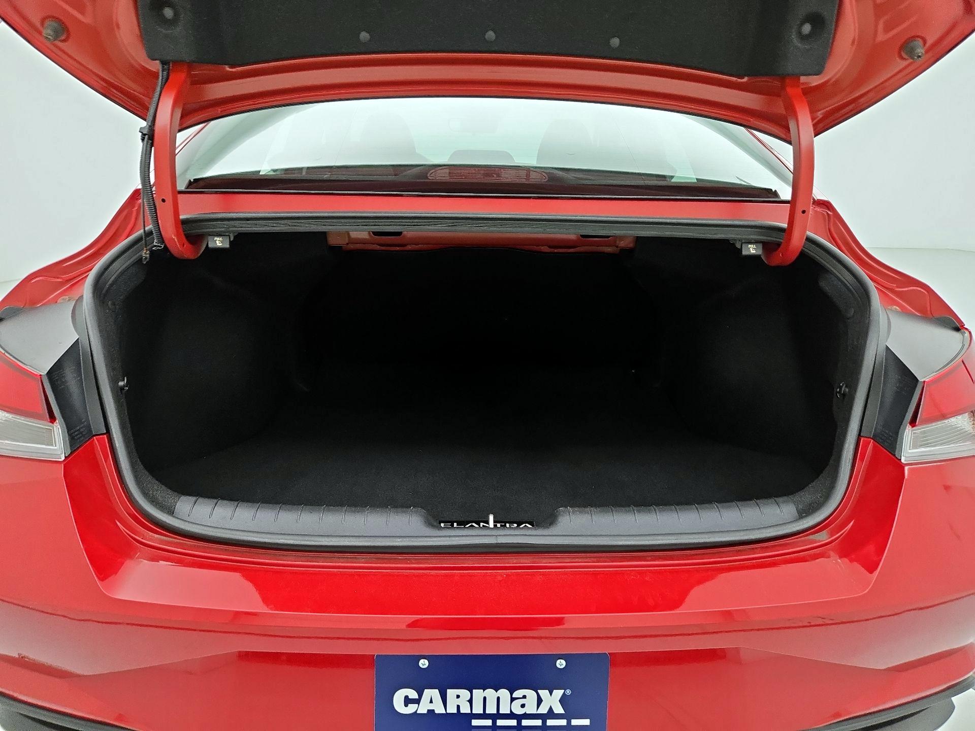 Thumbnail: 2023 Hyundai Elantra - 20