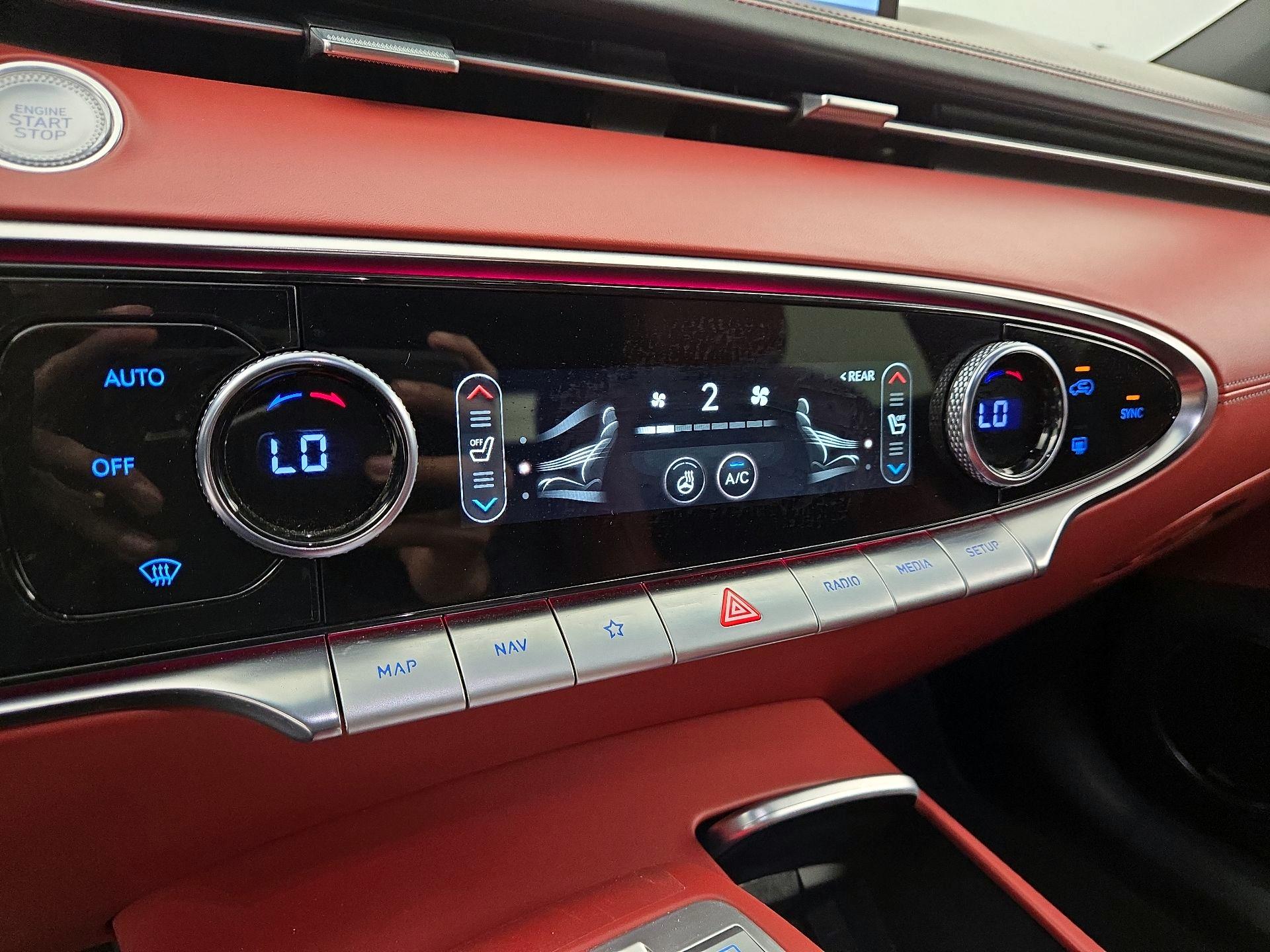 Thumbnail: 2023 Genesis GV70 - 17