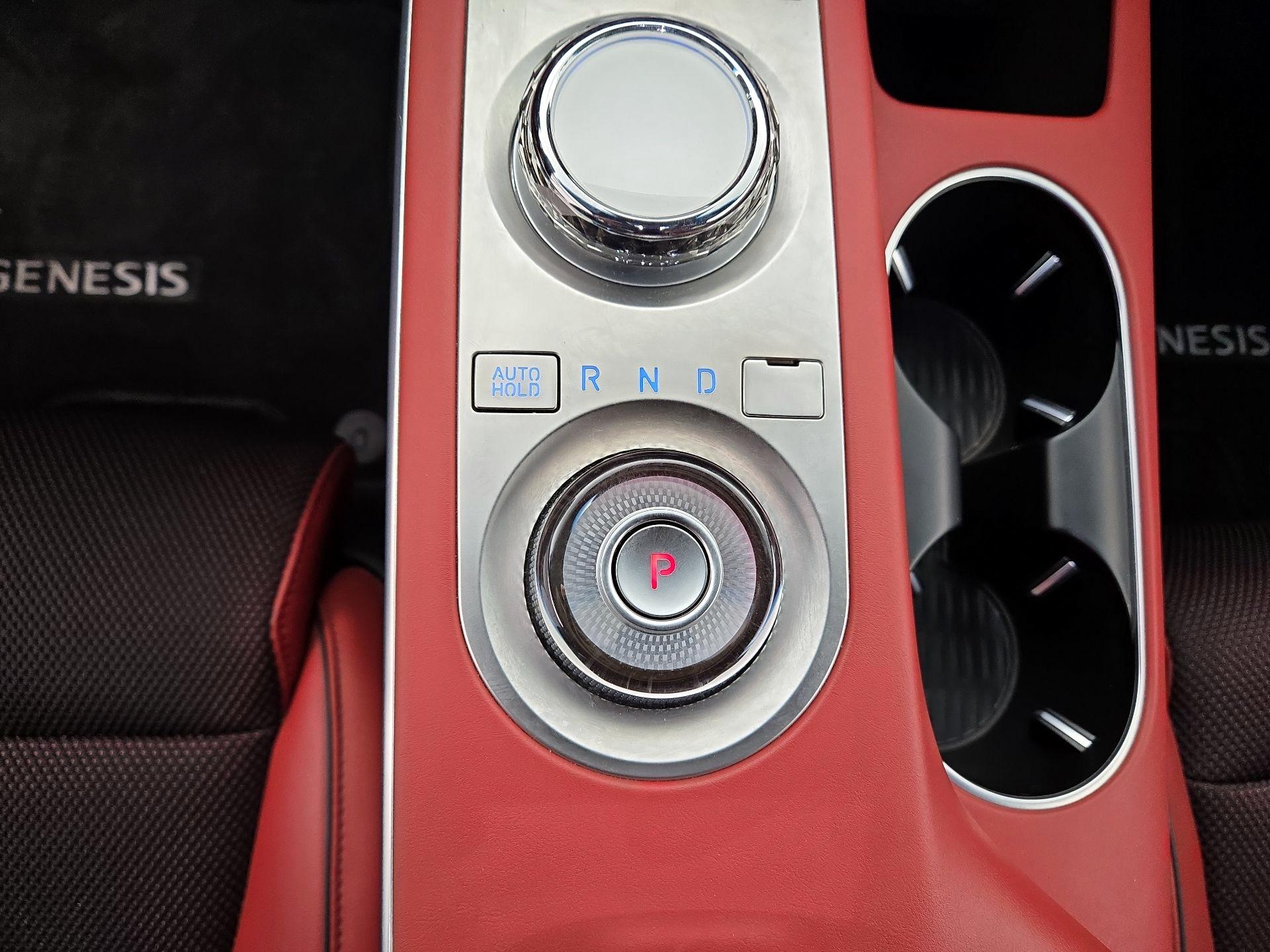 Thumbnail: 2023 Genesis GV70 - 18