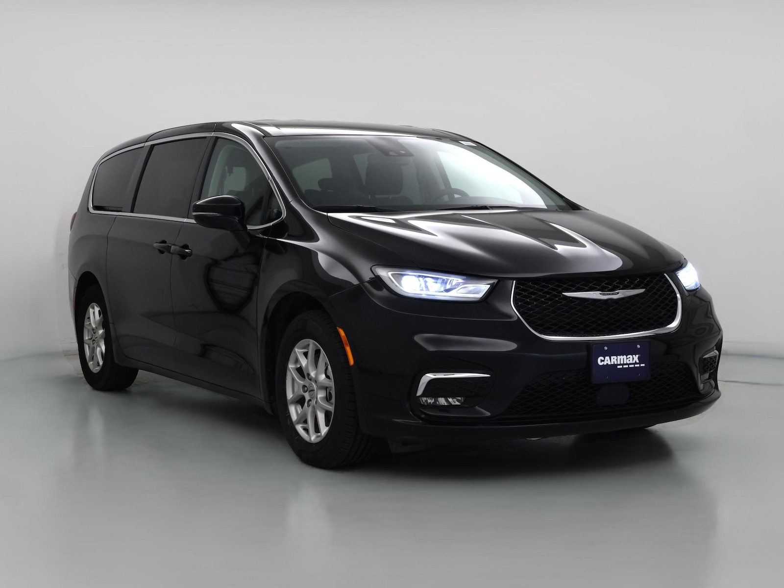 2024 Chrysler Pacifica Touring L - Photo 1