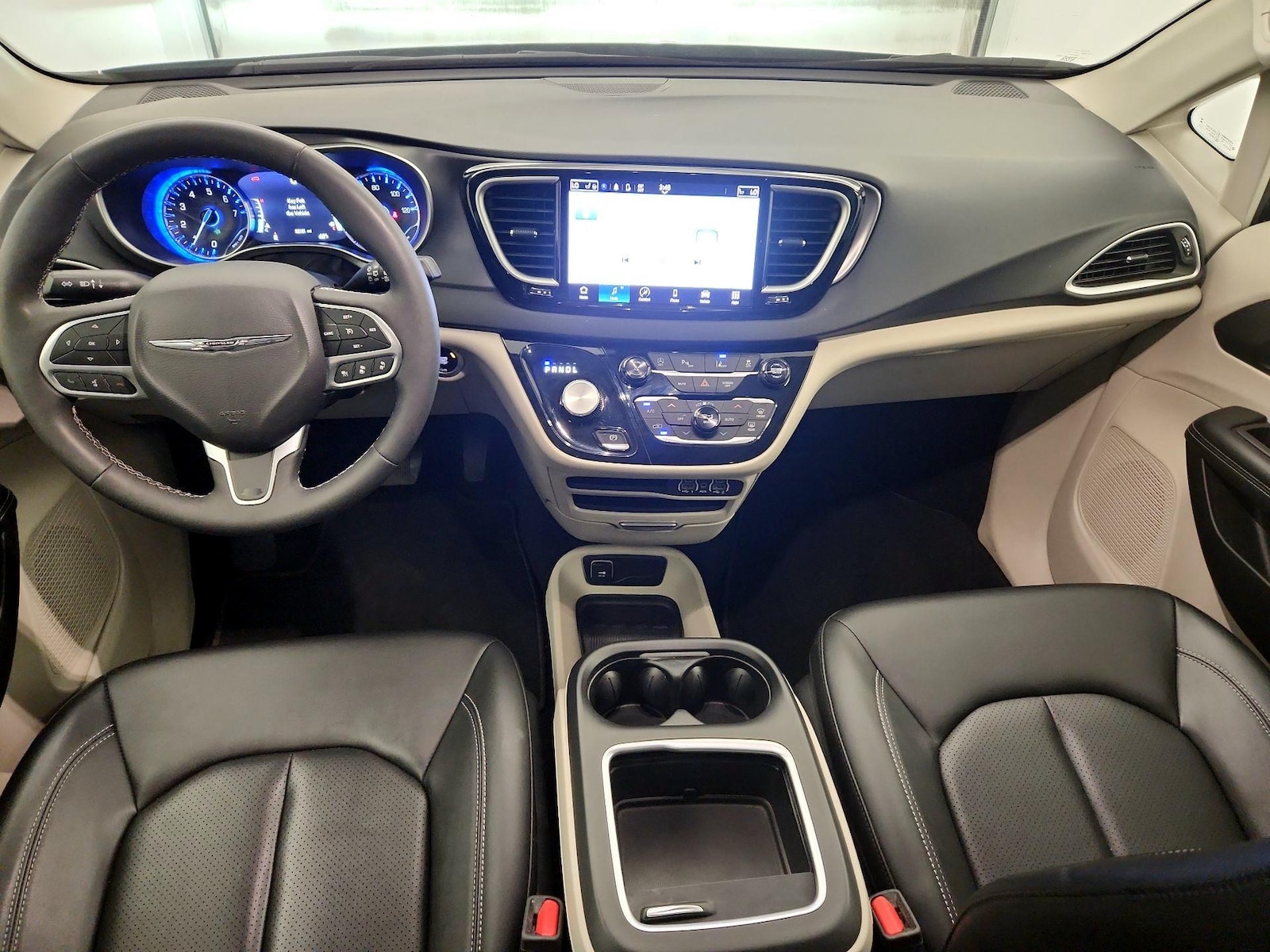 2024 Chrysler Pacifica Touring L - Photo 10