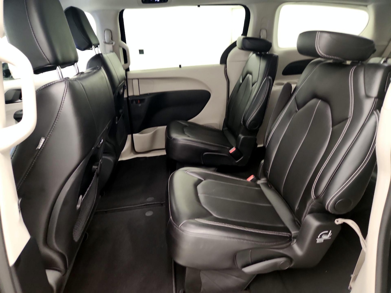 2024 Chrysler Pacifica Touring L - Photo 20