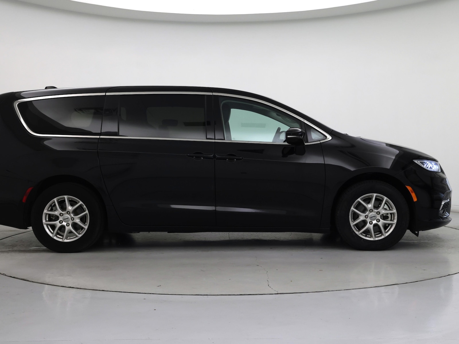 2024 Chrysler Pacifica Touring L - Photo 8