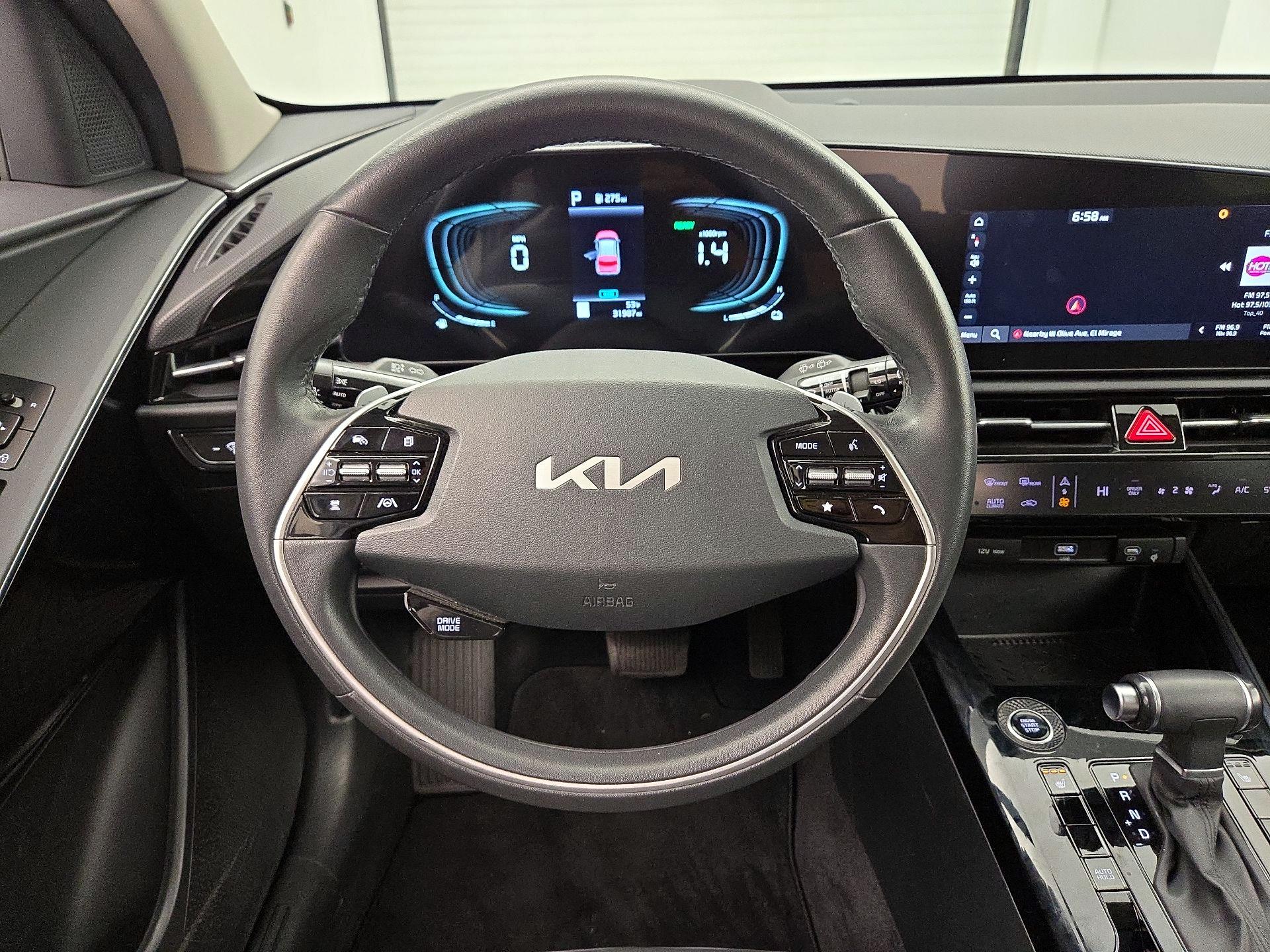 Thumbnail: 2023 Kia Niro - 10