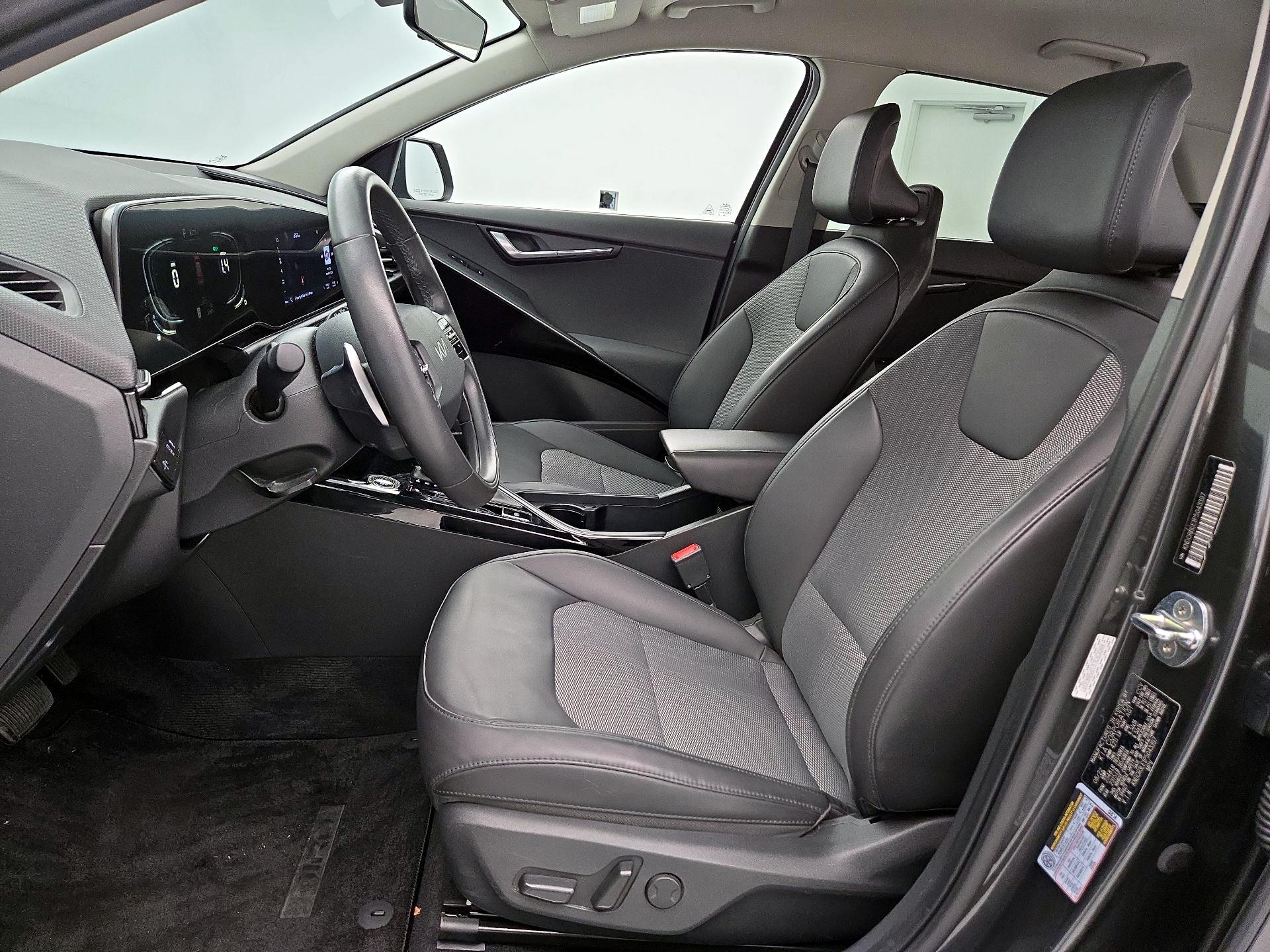 Thumbnail: 2023 Kia Niro - 11