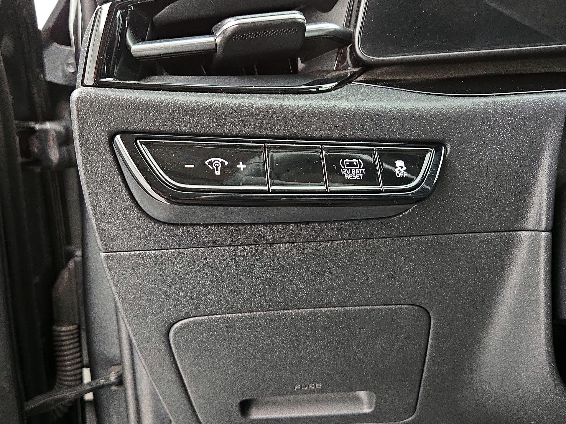 Thumbnail: 2023 Kia Niro - 13