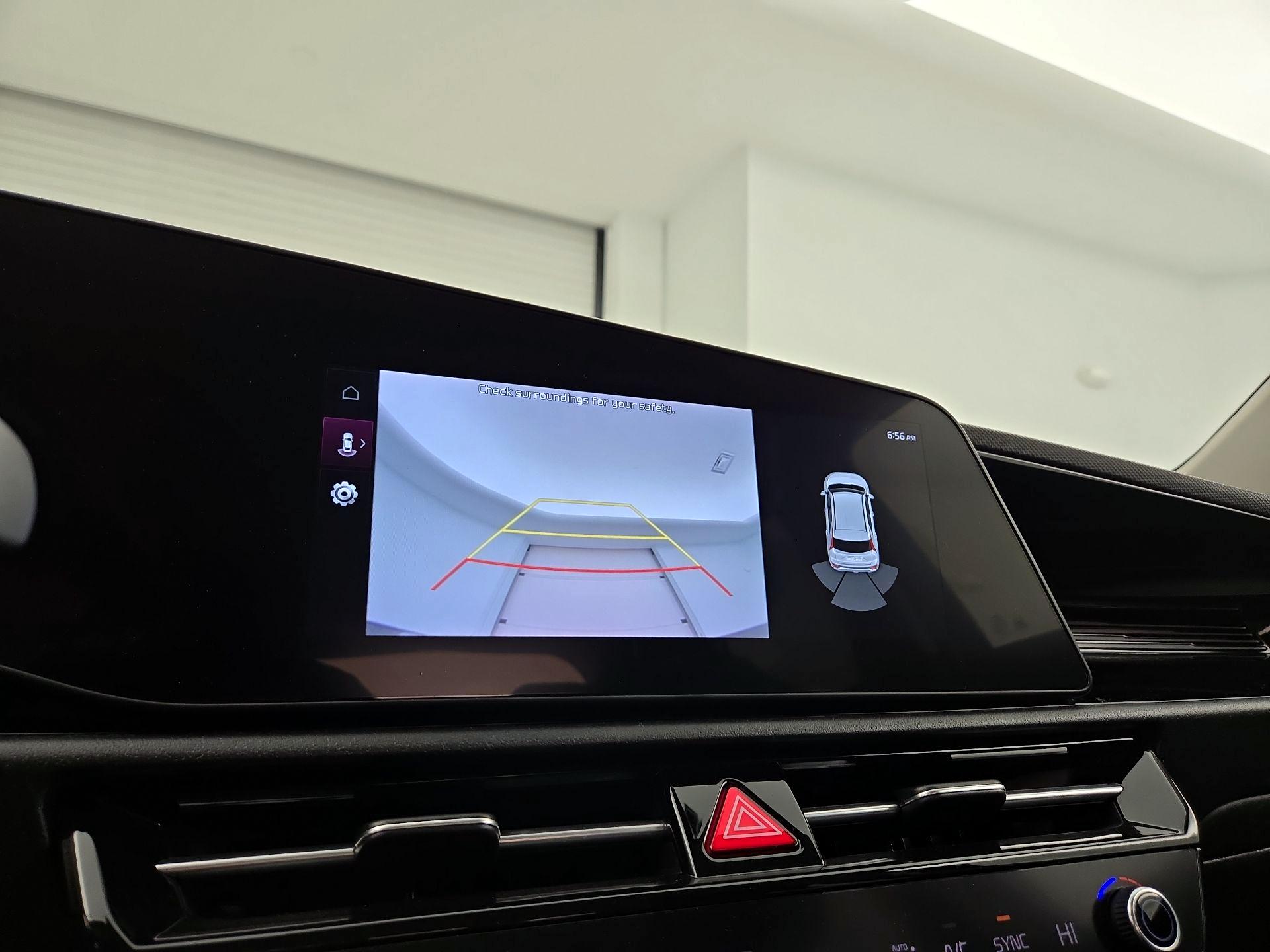 Thumbnail: 2023 Kia Niro - 15