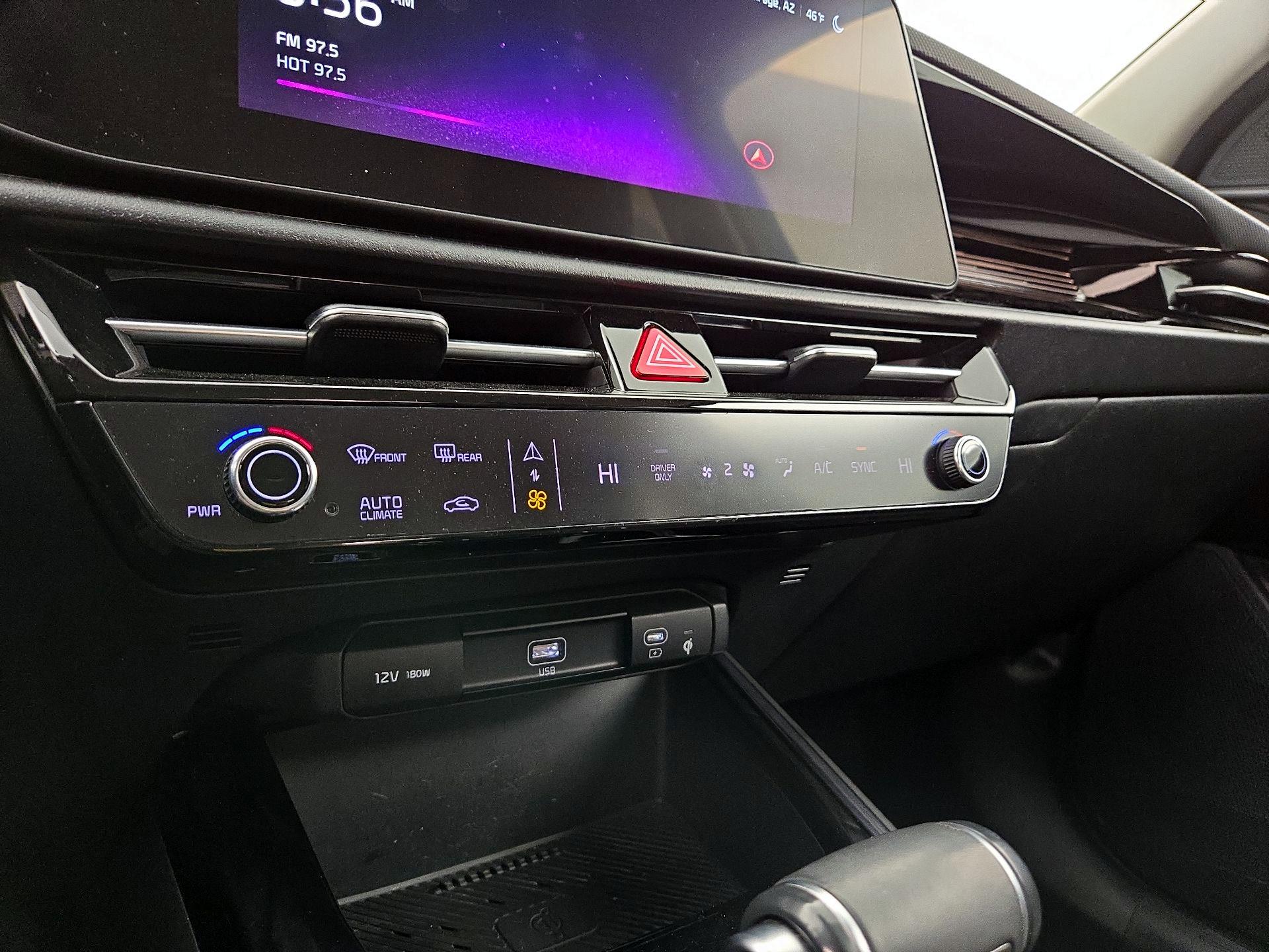 Thumbnail: 2023 Kia Niro - 17