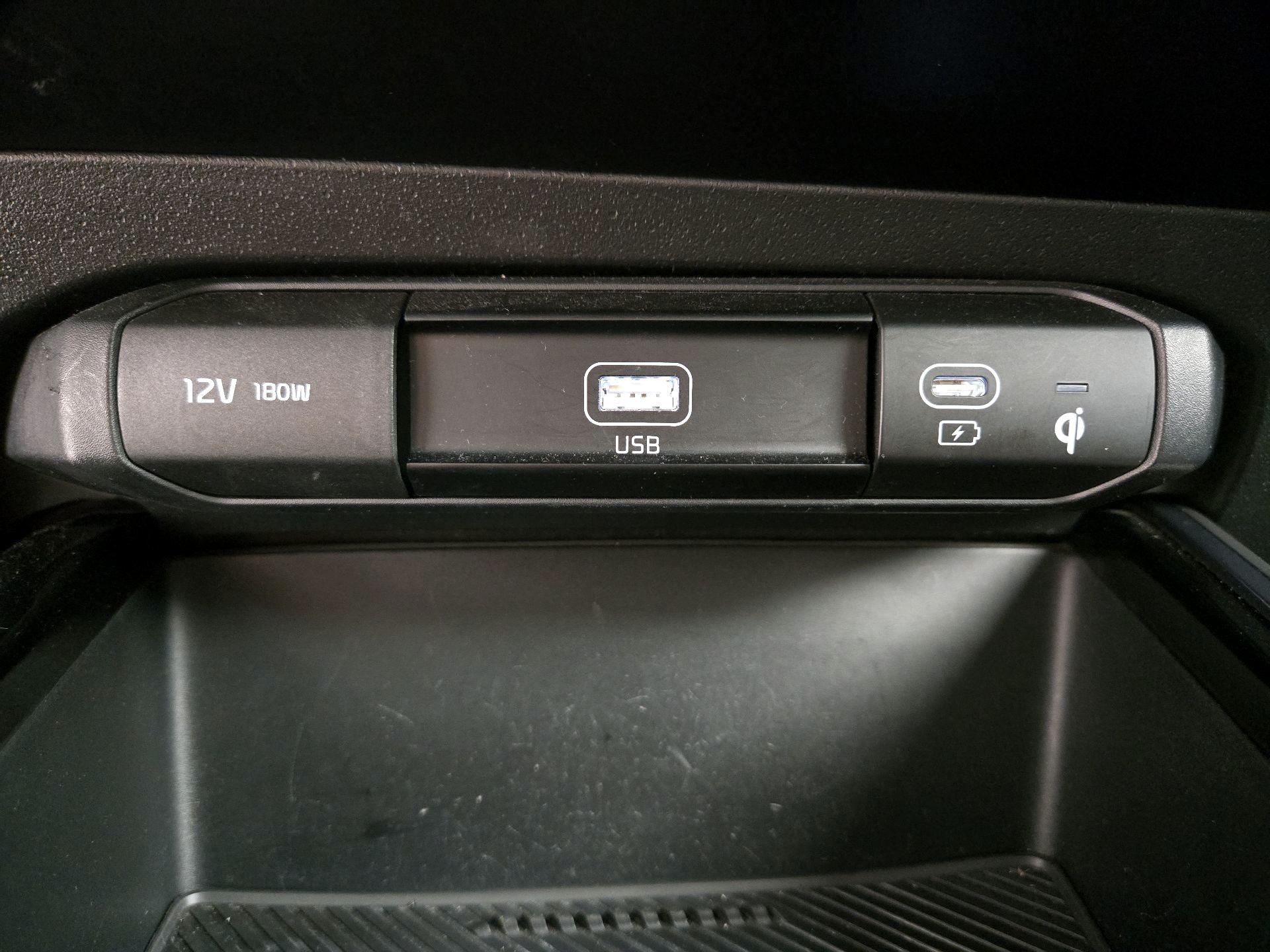 Thumbnail: 2023 Kia Niro - 19