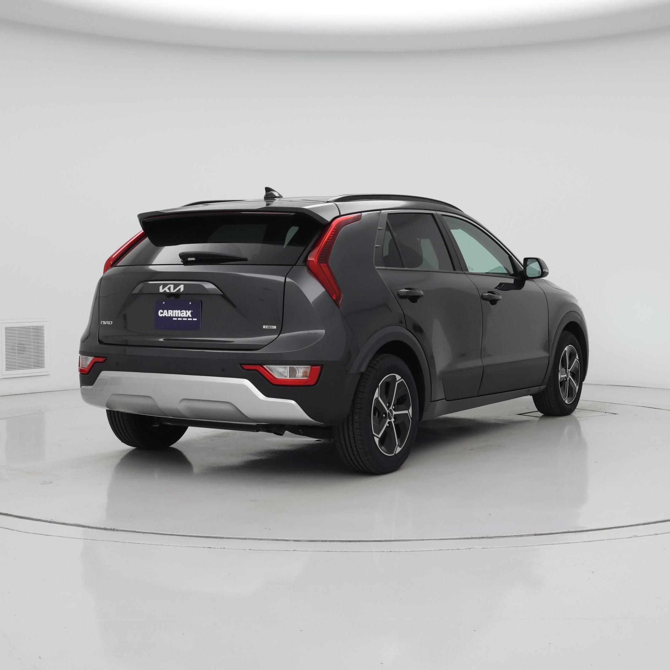 Thumbnail: 2023 Kia Niro - 8