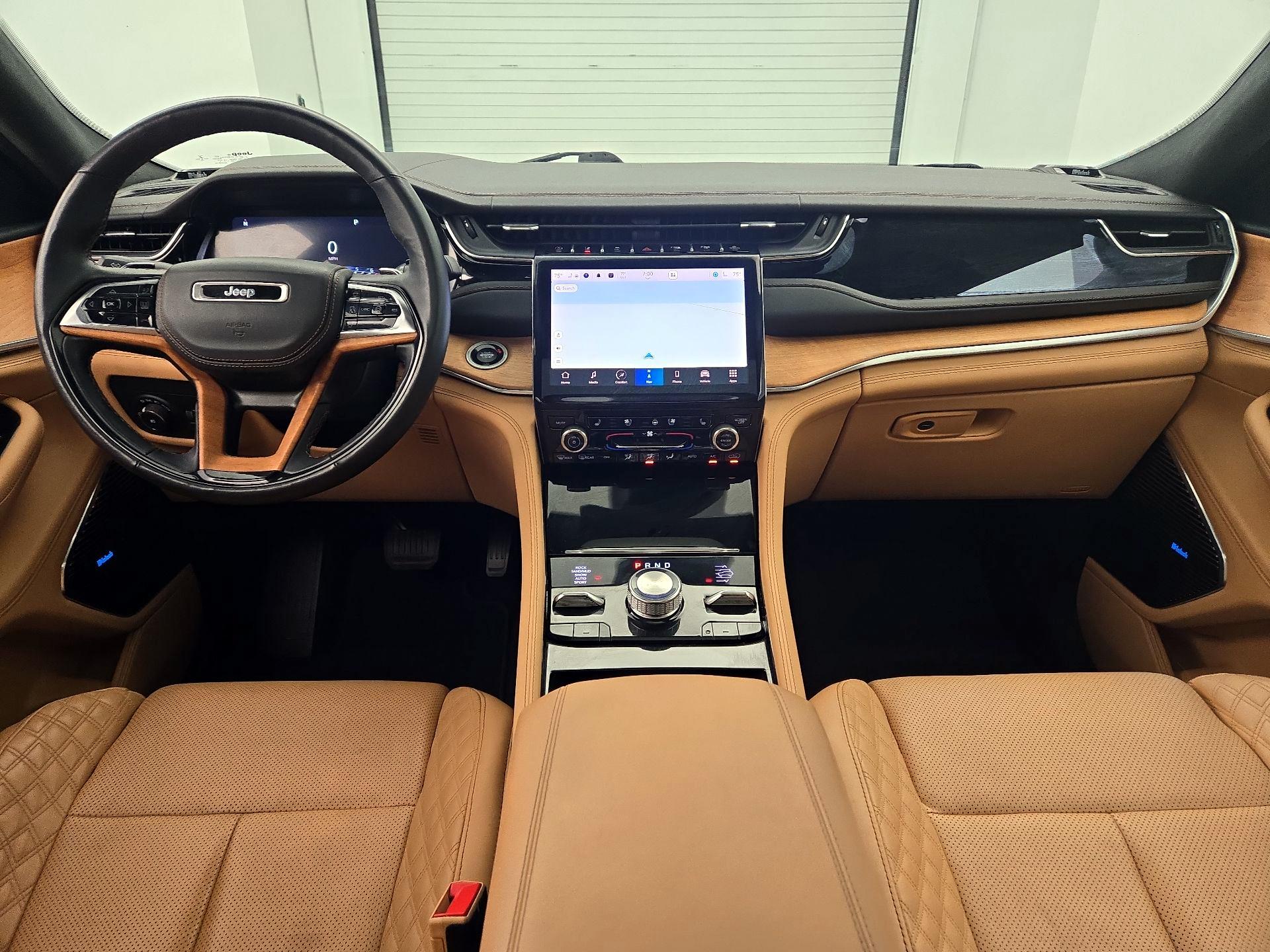 Thumbnail: 2023 Jeep Grand Cherokee - 9