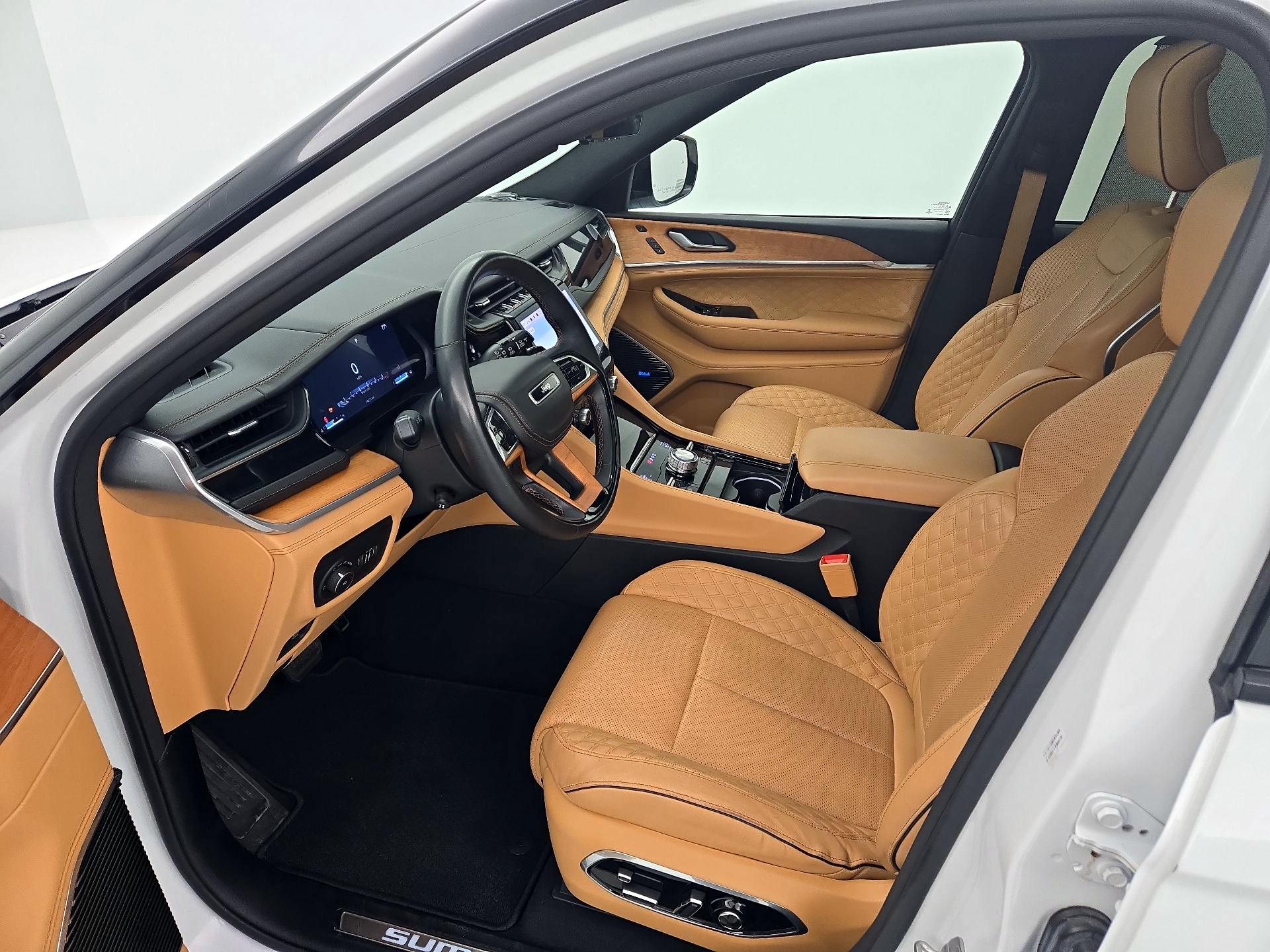 Thumbnail: 2023 Jeep Grand Cherokee - 11