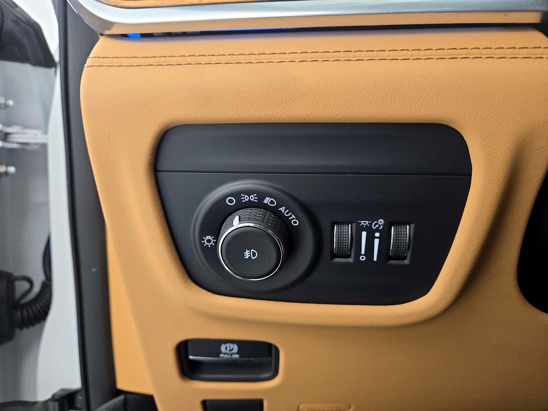 Thumbnail: 2023 Jeep Grand Cherokee - 13