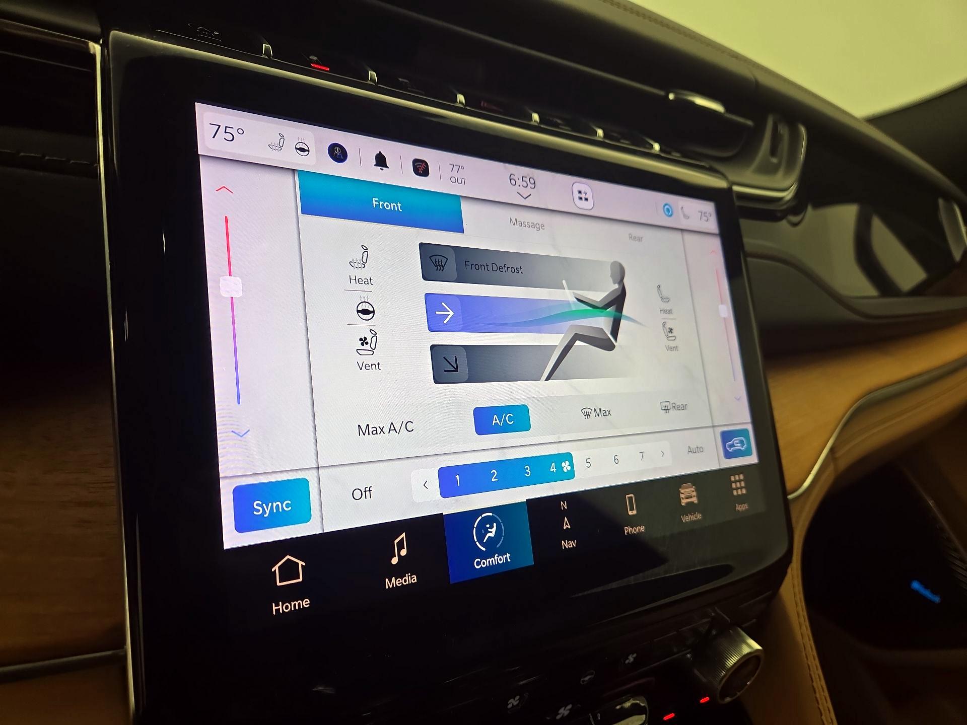 Thumbnail: 2023 Jeep Grand Cherokee - 17