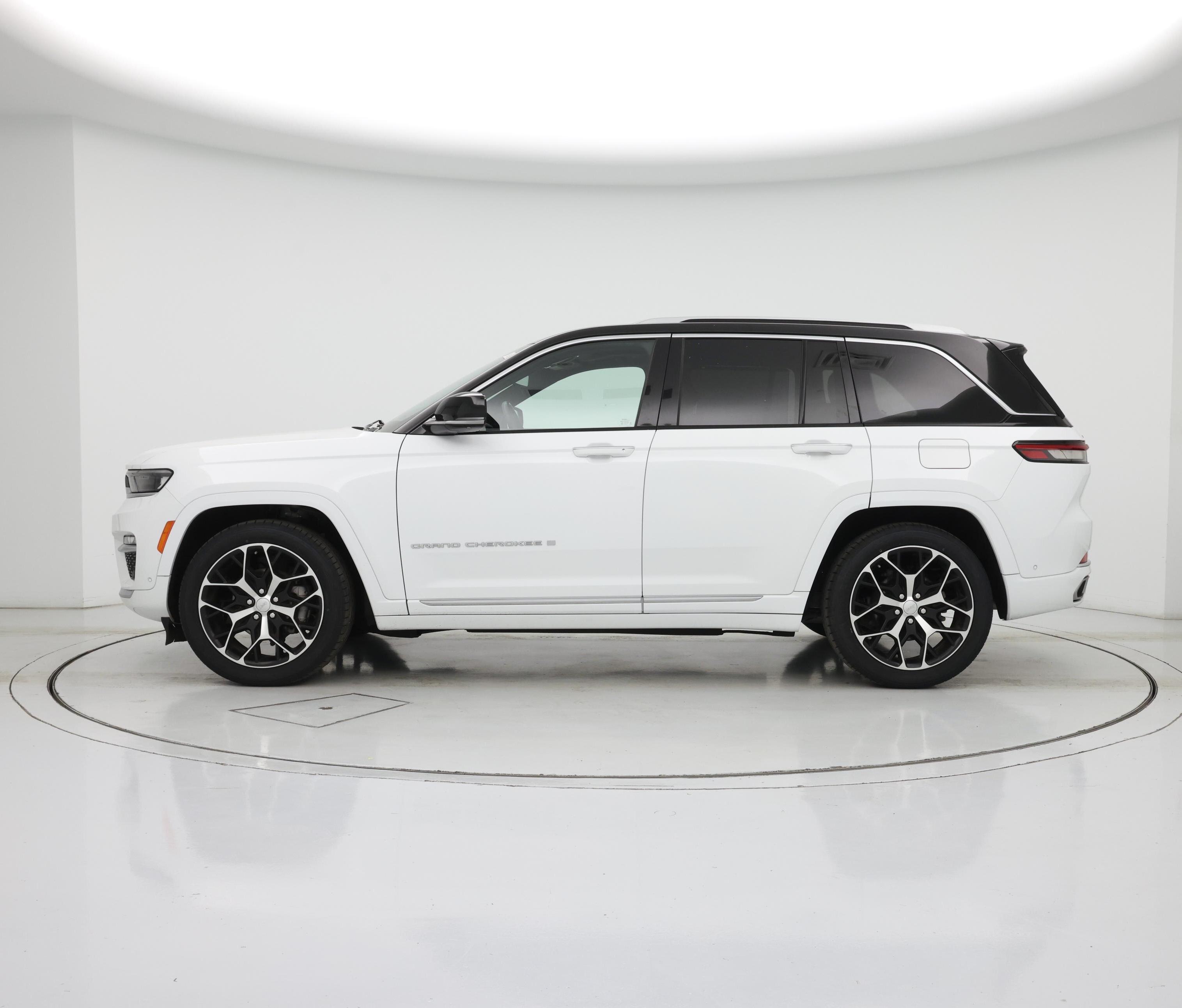 Thumbnail: 2023 Jeep Grand Cherokee - 3