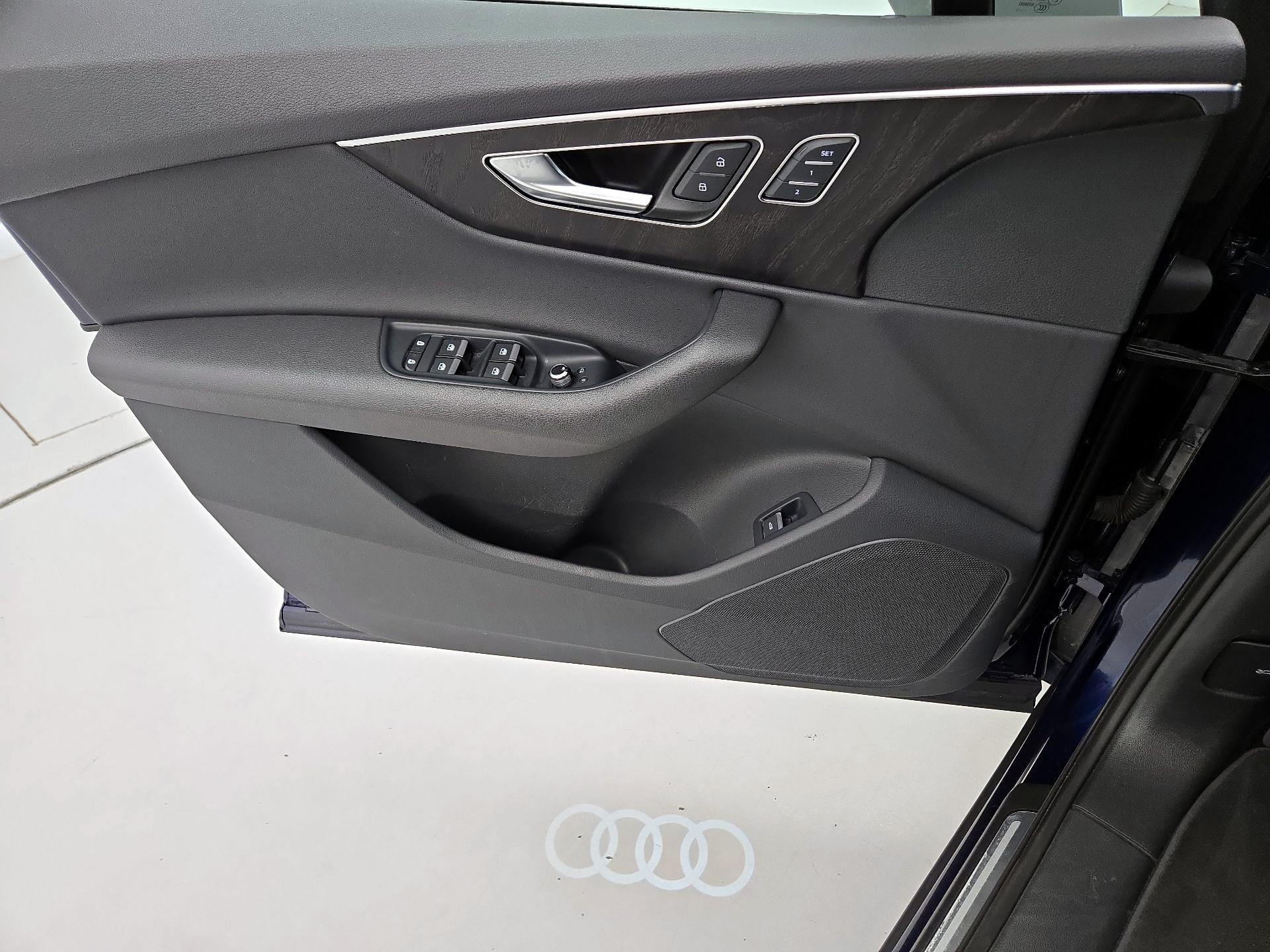 Thumbnail: 2021 Audi Q7 - 12