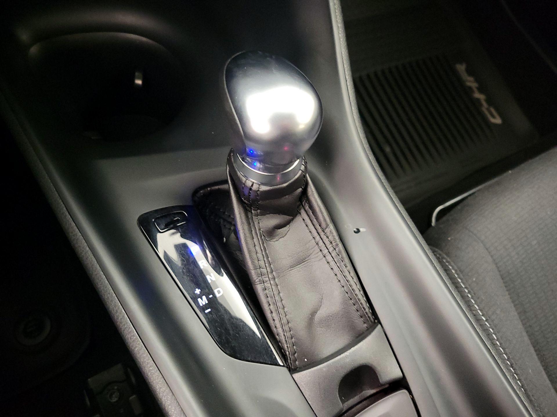 Thumbnail: 2018 Toyota C-HR - 17