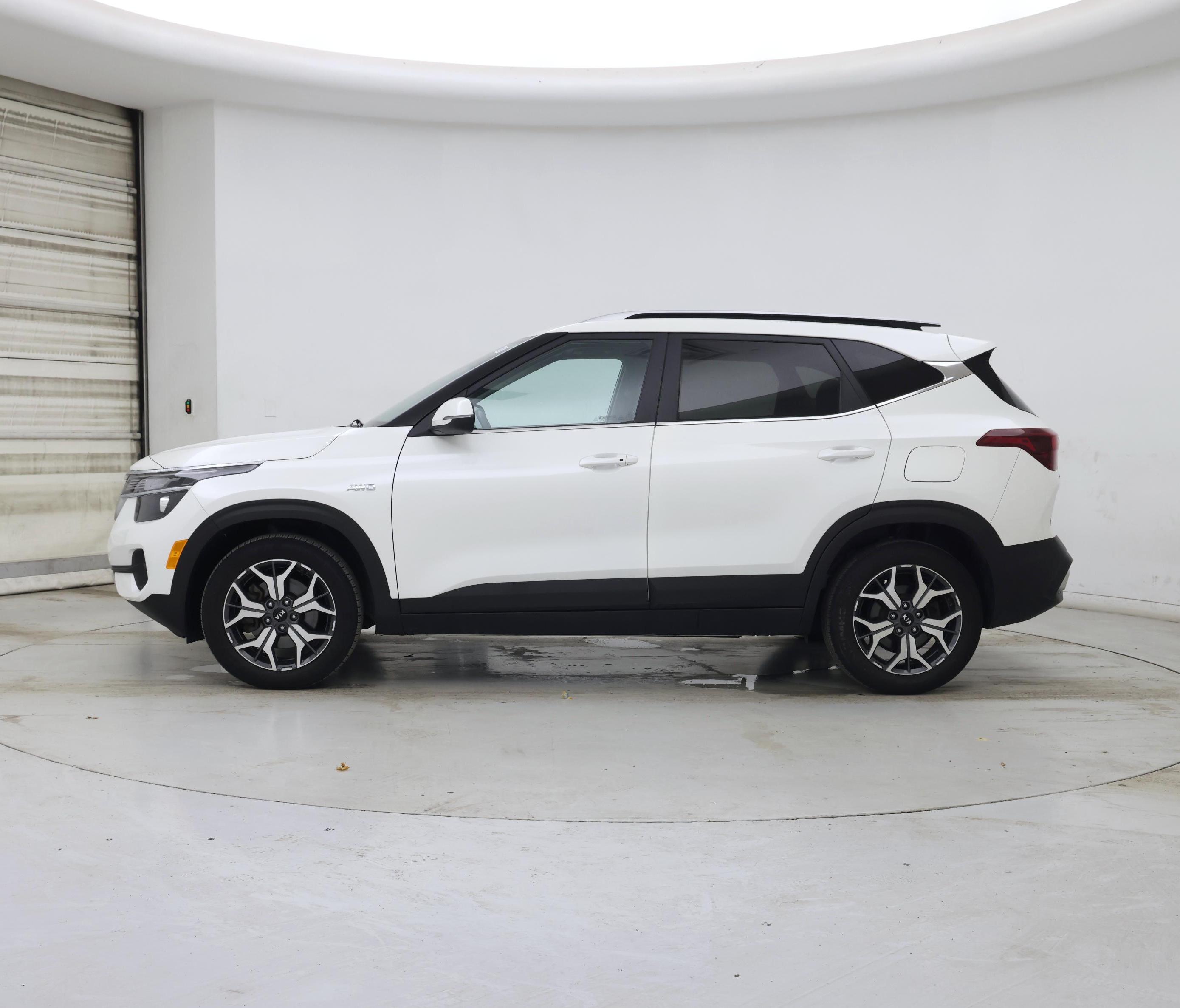 Thumbnail: 2021 Kia Seltos - 3