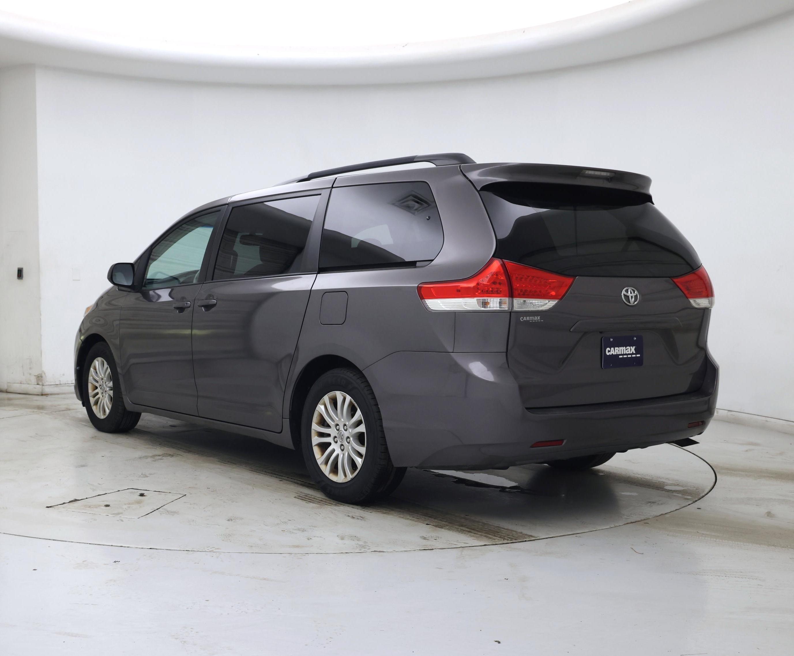Thumbnail: 2014 Toyota Sienna - 2