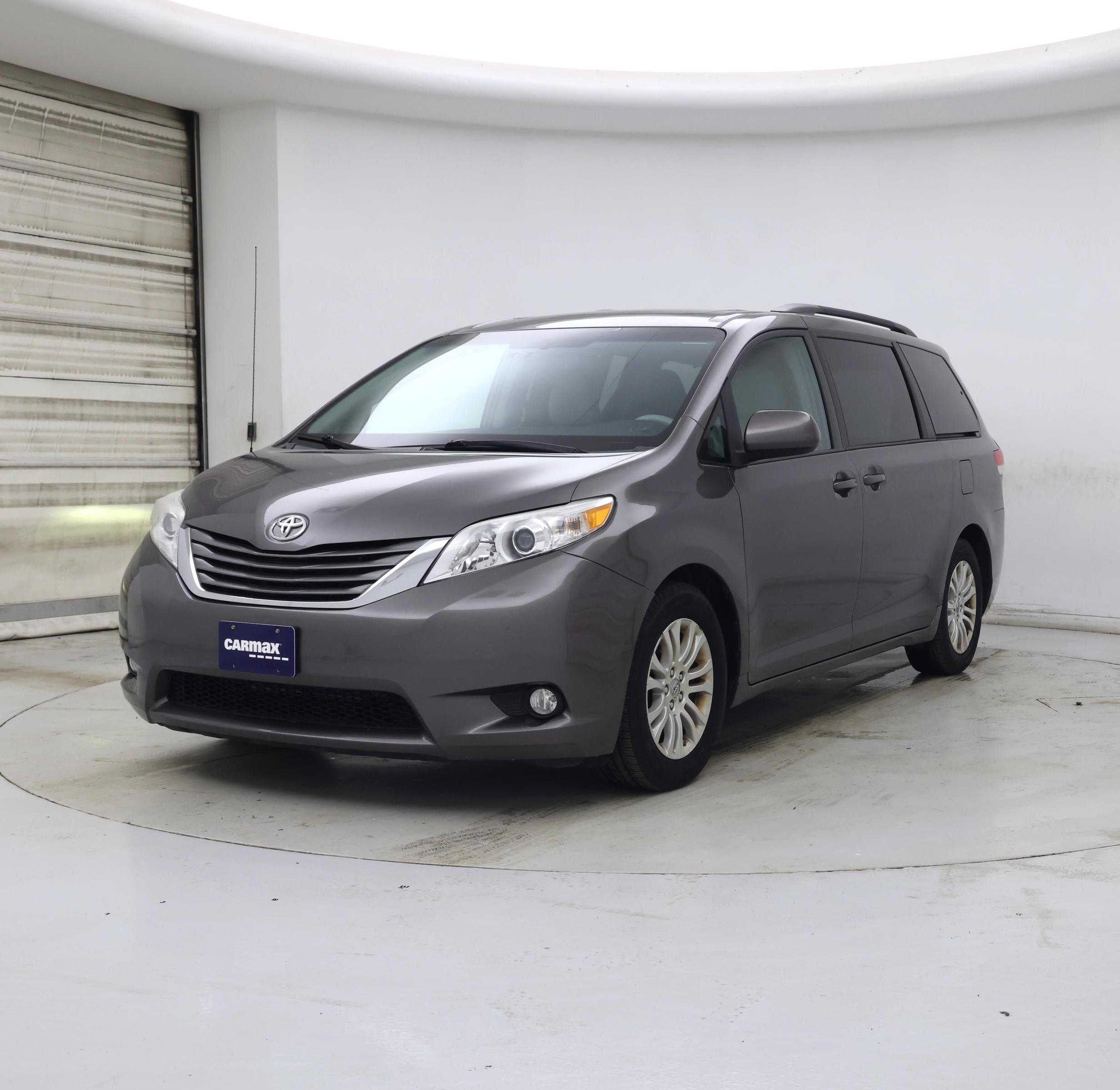 Thumbnail: 2014 Toyota Sienna - 4