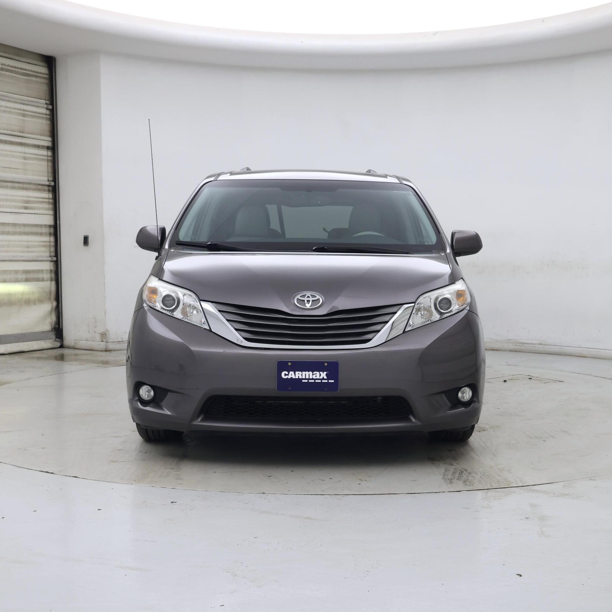 Thumbnail: 2014 Toyota Sienna - 5