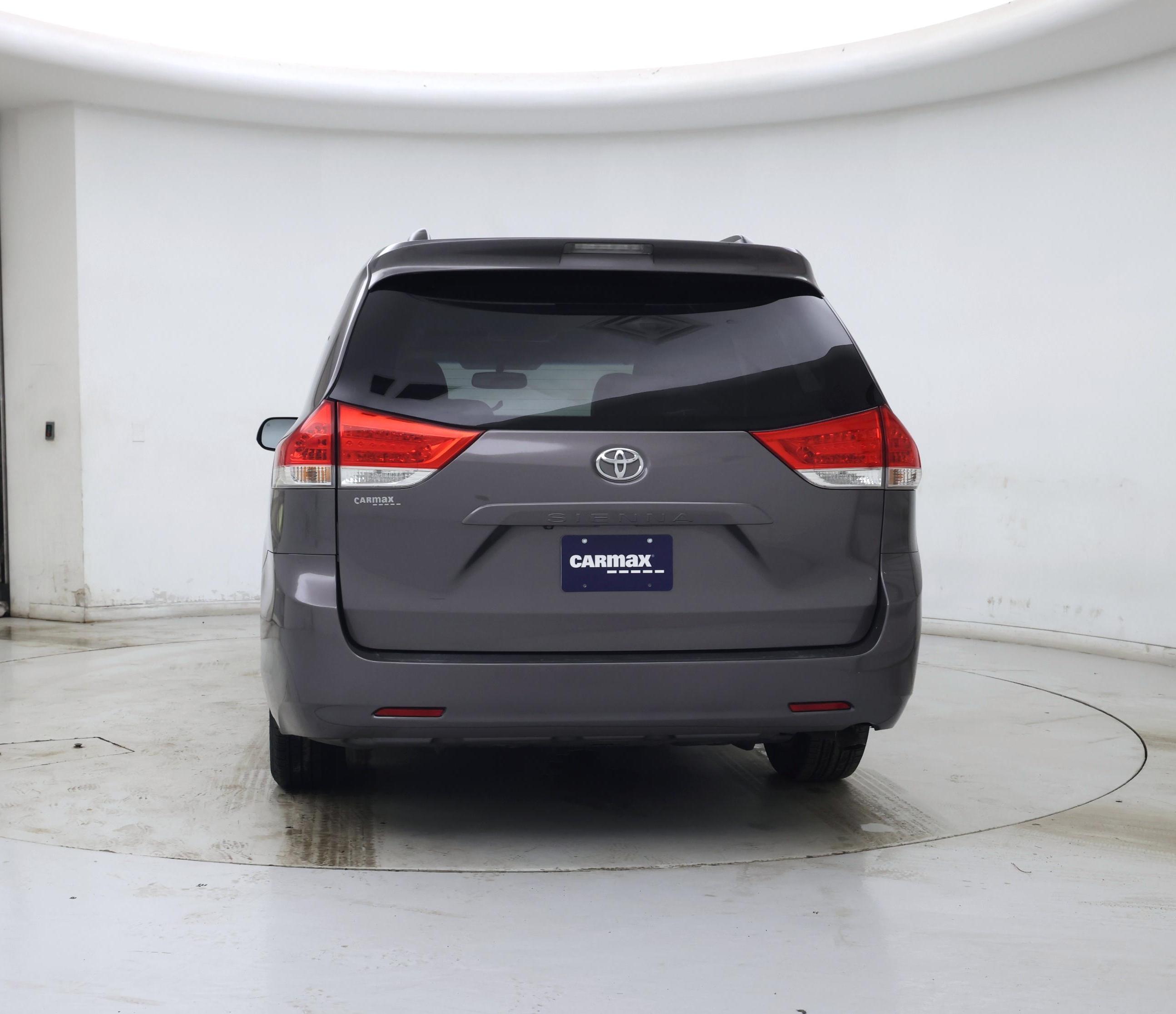 Thumbnail: 2014 Toyota Sienna - 6