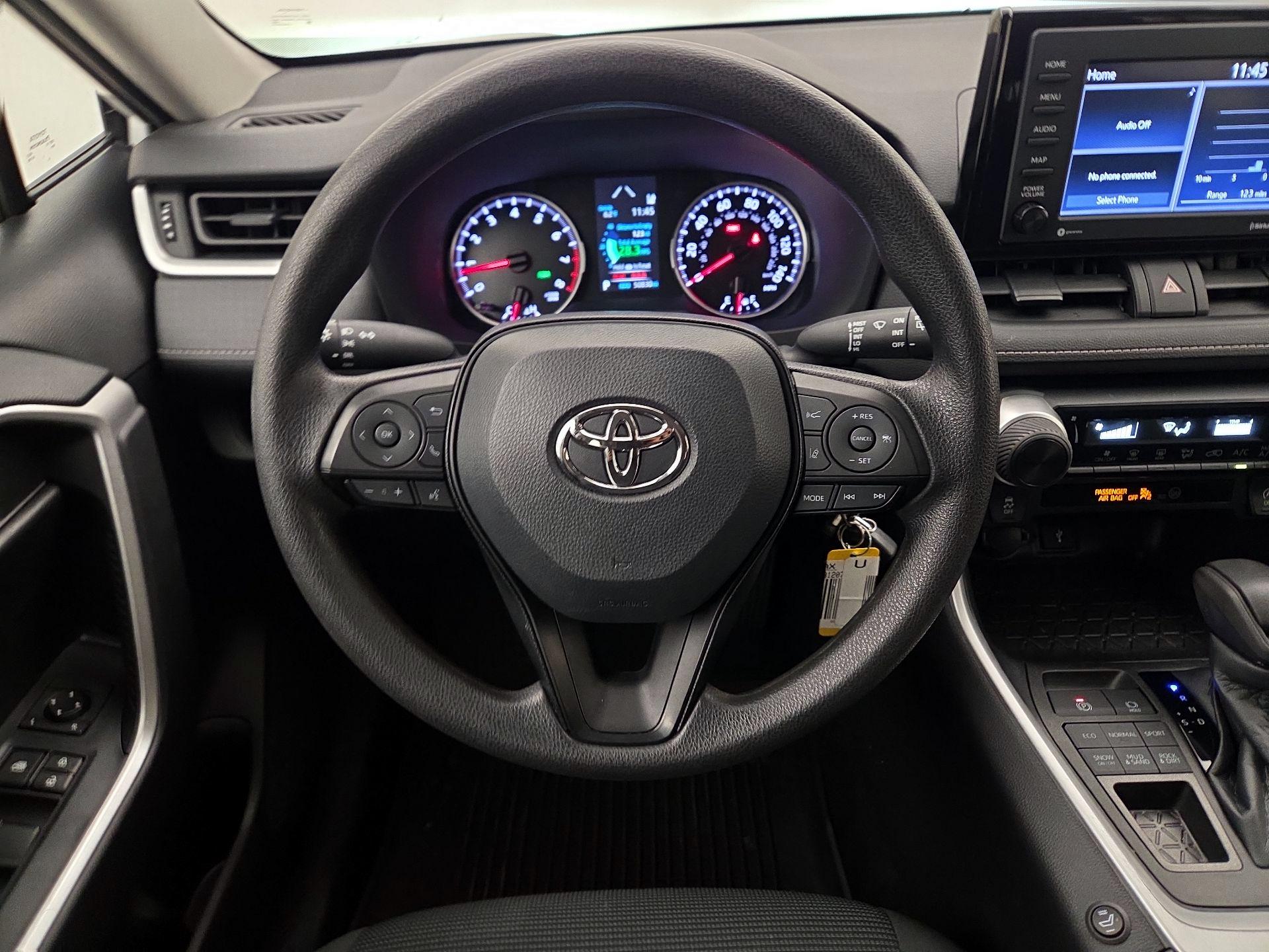 Thumbnail: 2022 Toyota RAV4 - 10