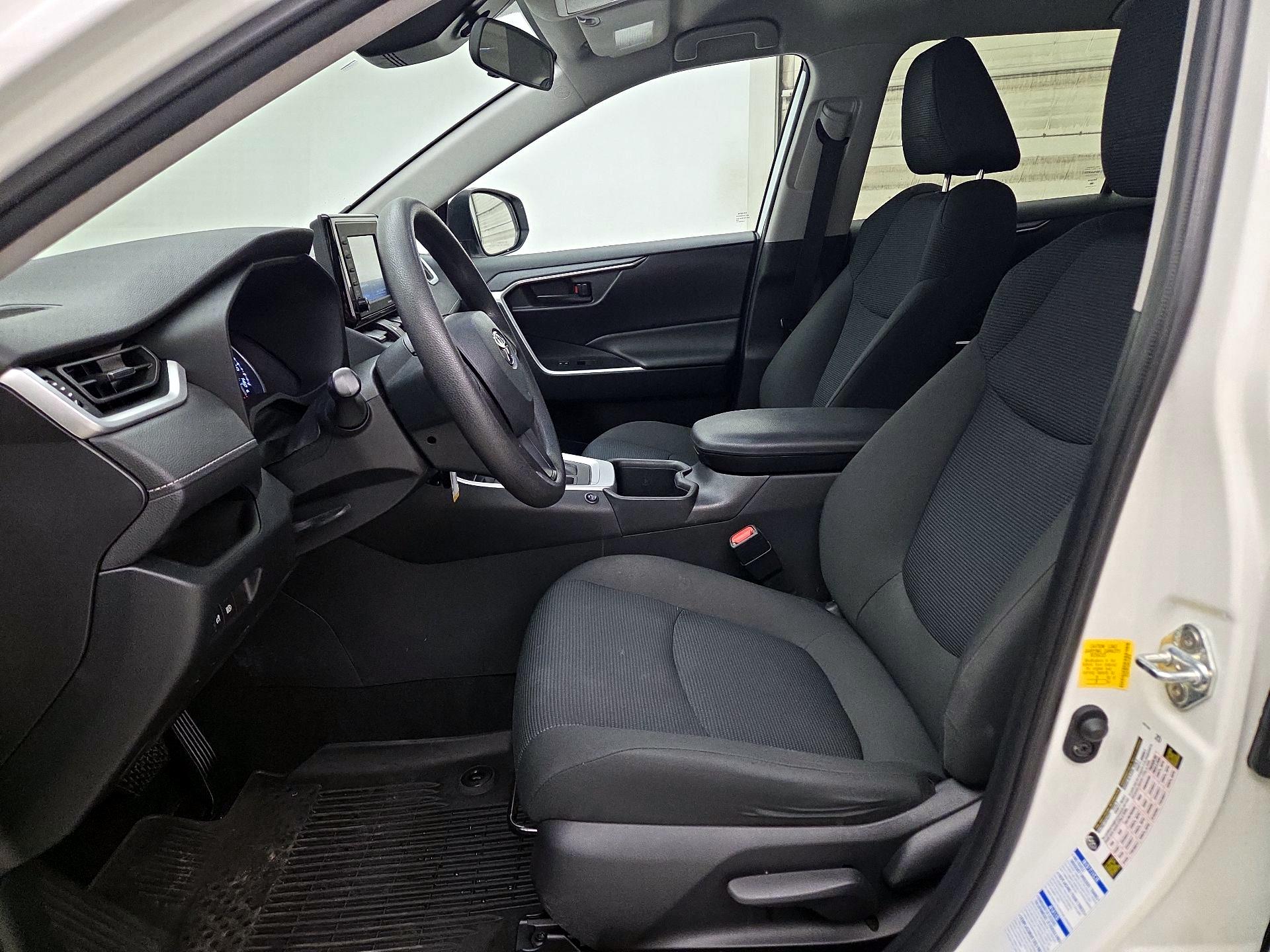 Thumbnail: 2022 Toyota RAV4 - 11