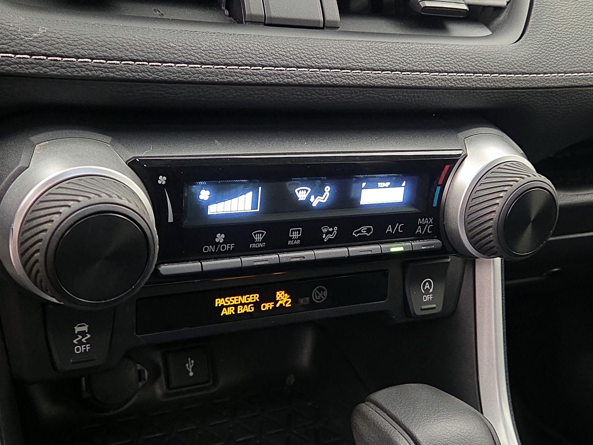 Thumbnail: 2022 Toyota RAV4 - 16